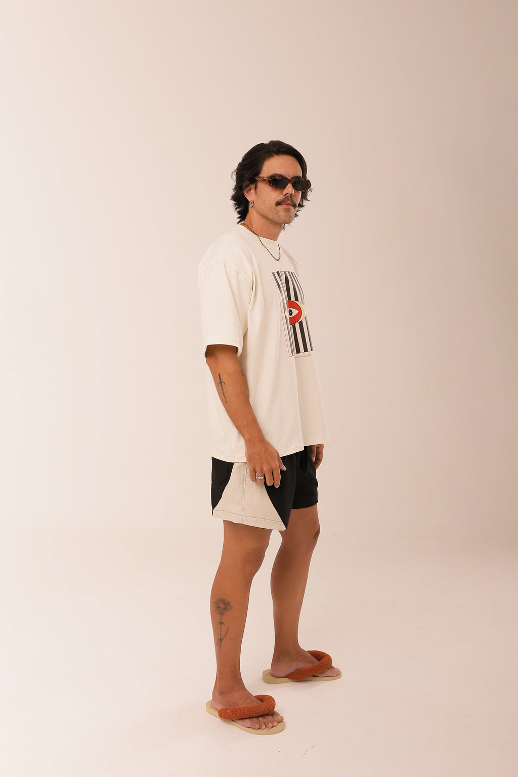 T-Shirt Over Olhar Sagrado Off White