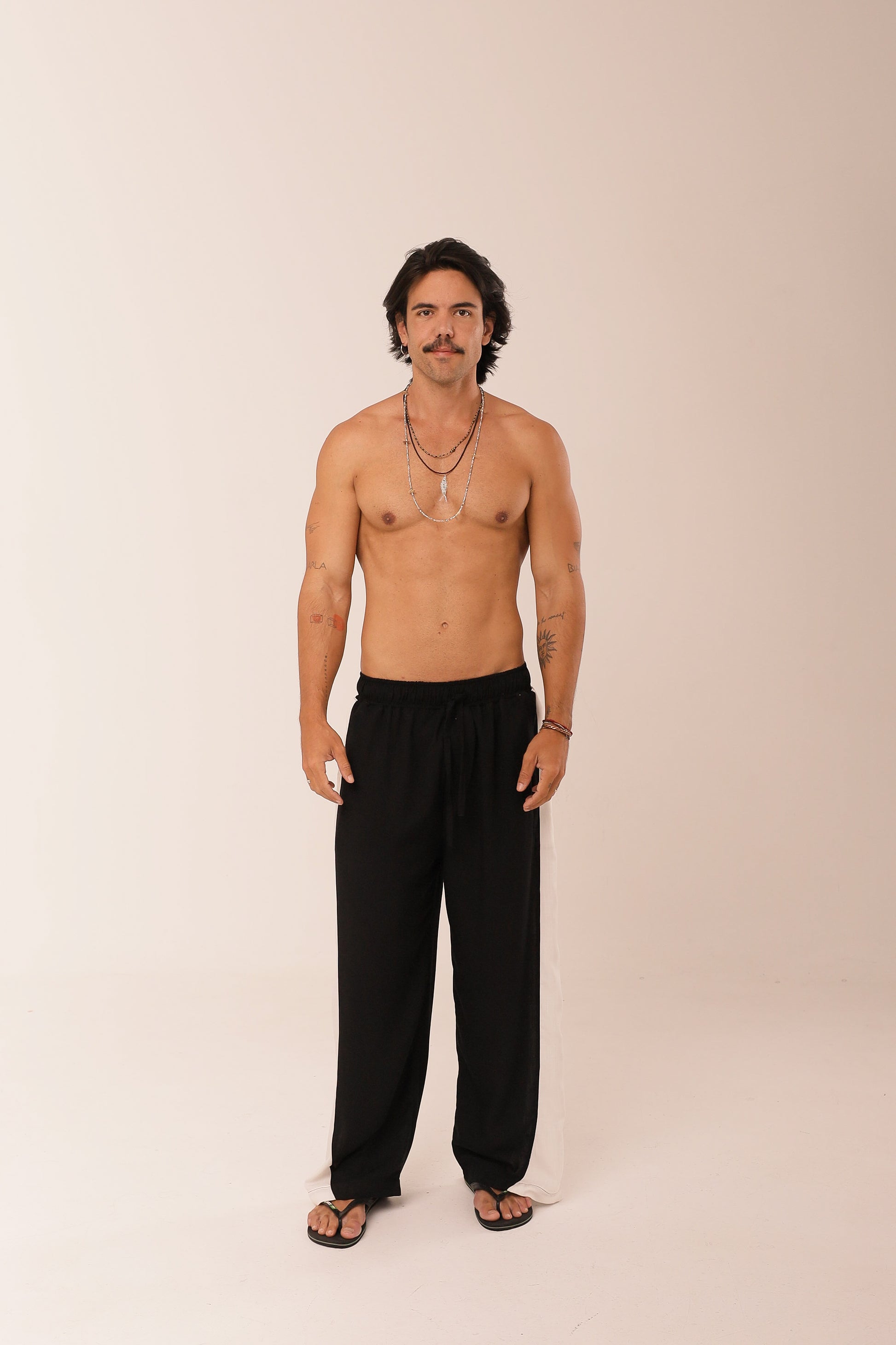 Calça Relax Recorte Preta