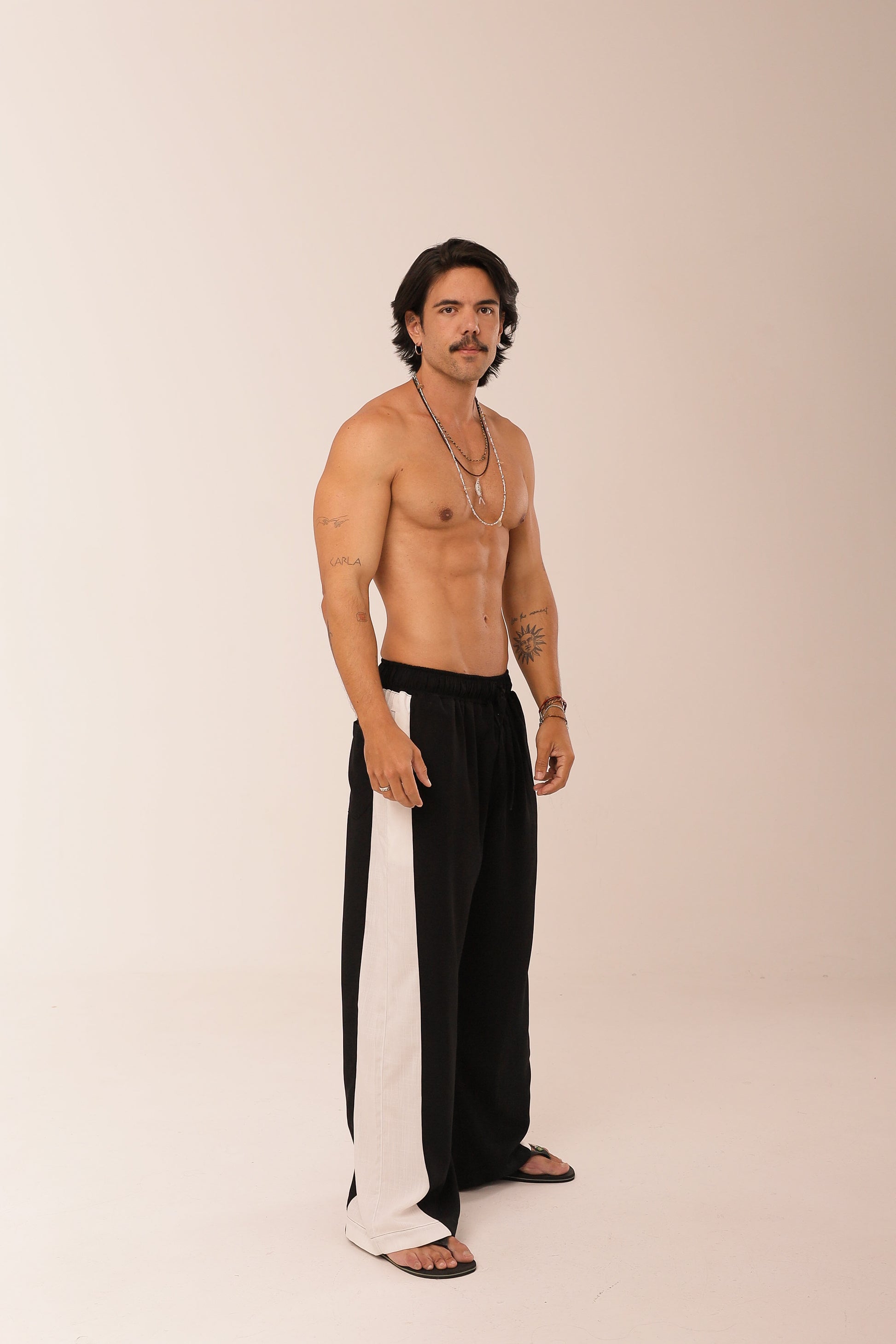 Calça Relax Recorte Preta