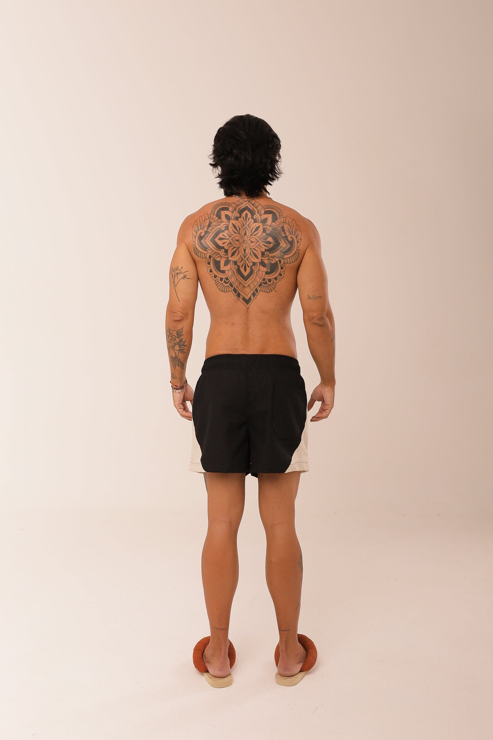 Short Linho Recorte Natural Preto