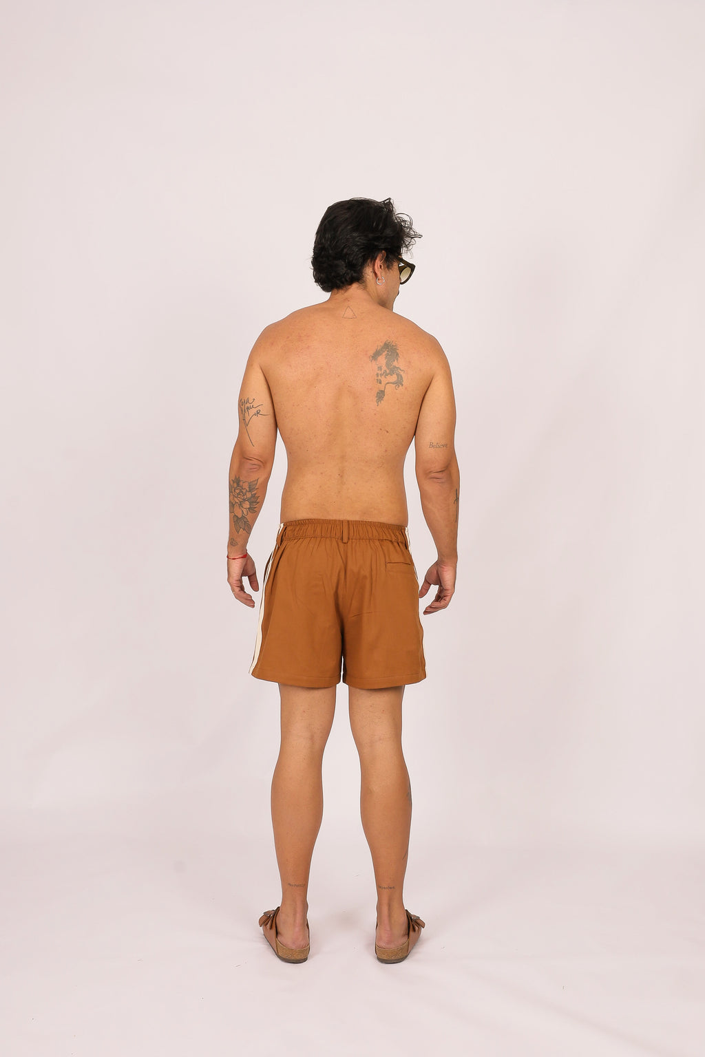 Short Alfaiataria Detalhes Marrom