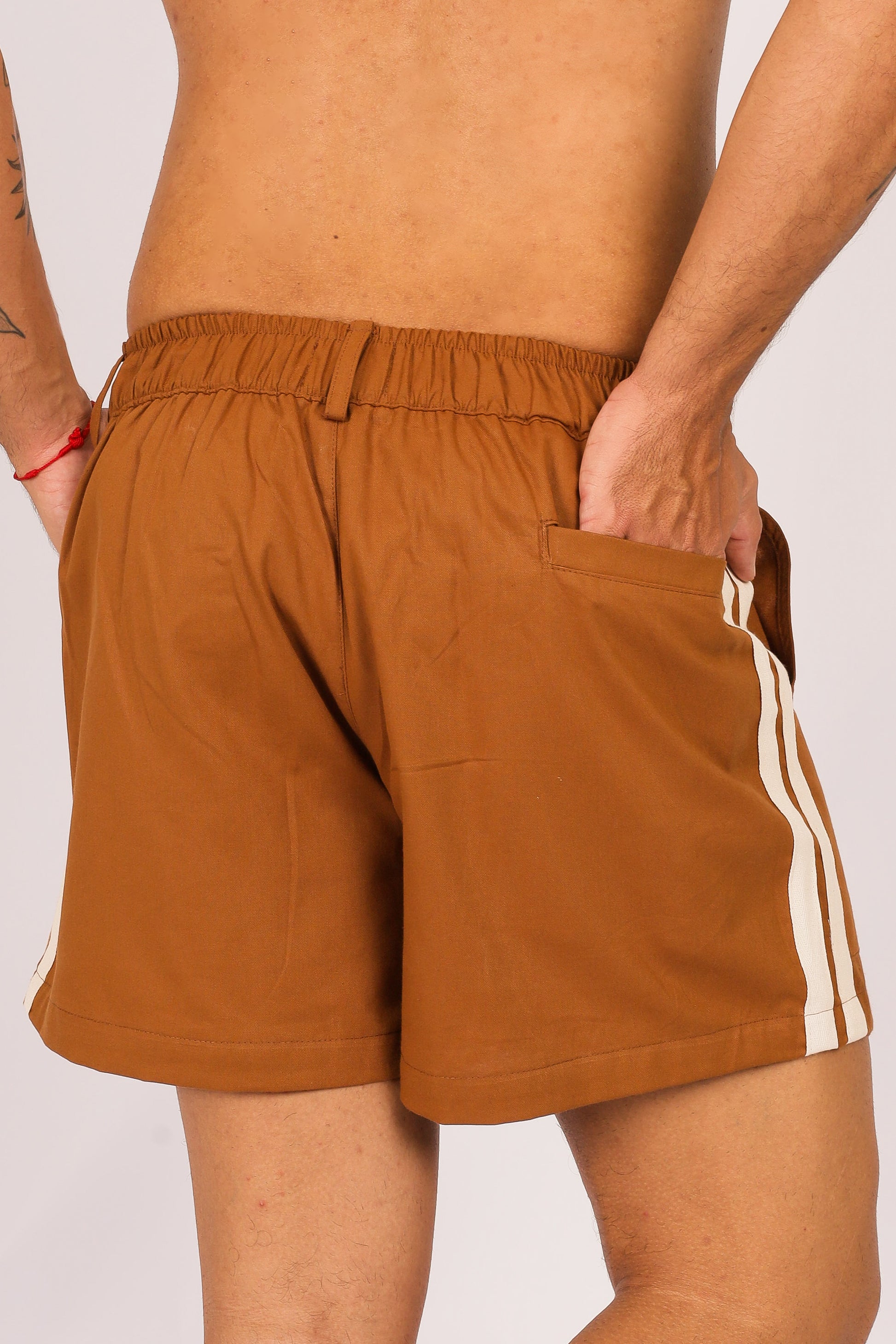 Short Alfaiataria Detalhes Marrom
