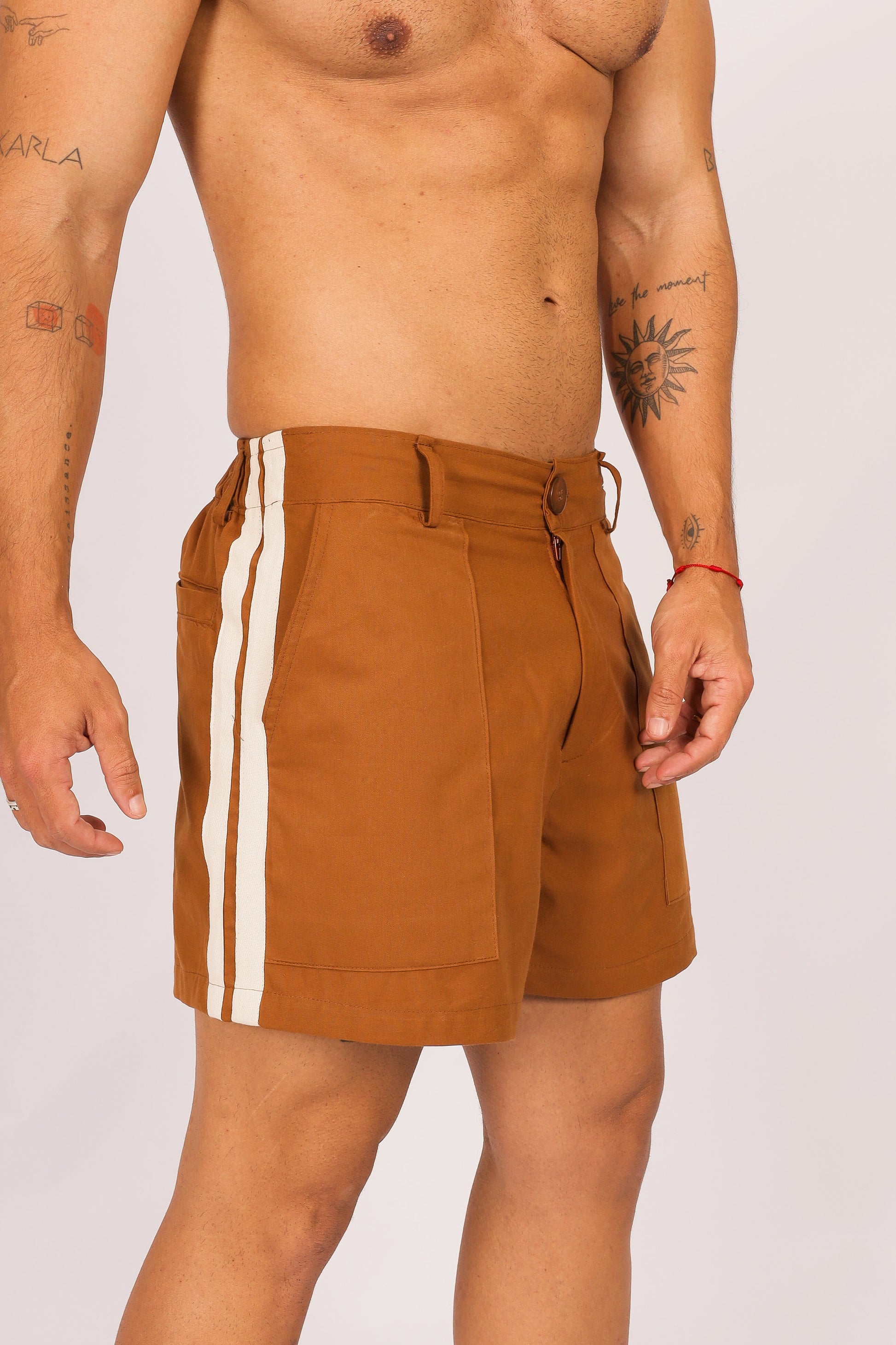 Short Alfaiataria Detalhes Marrom