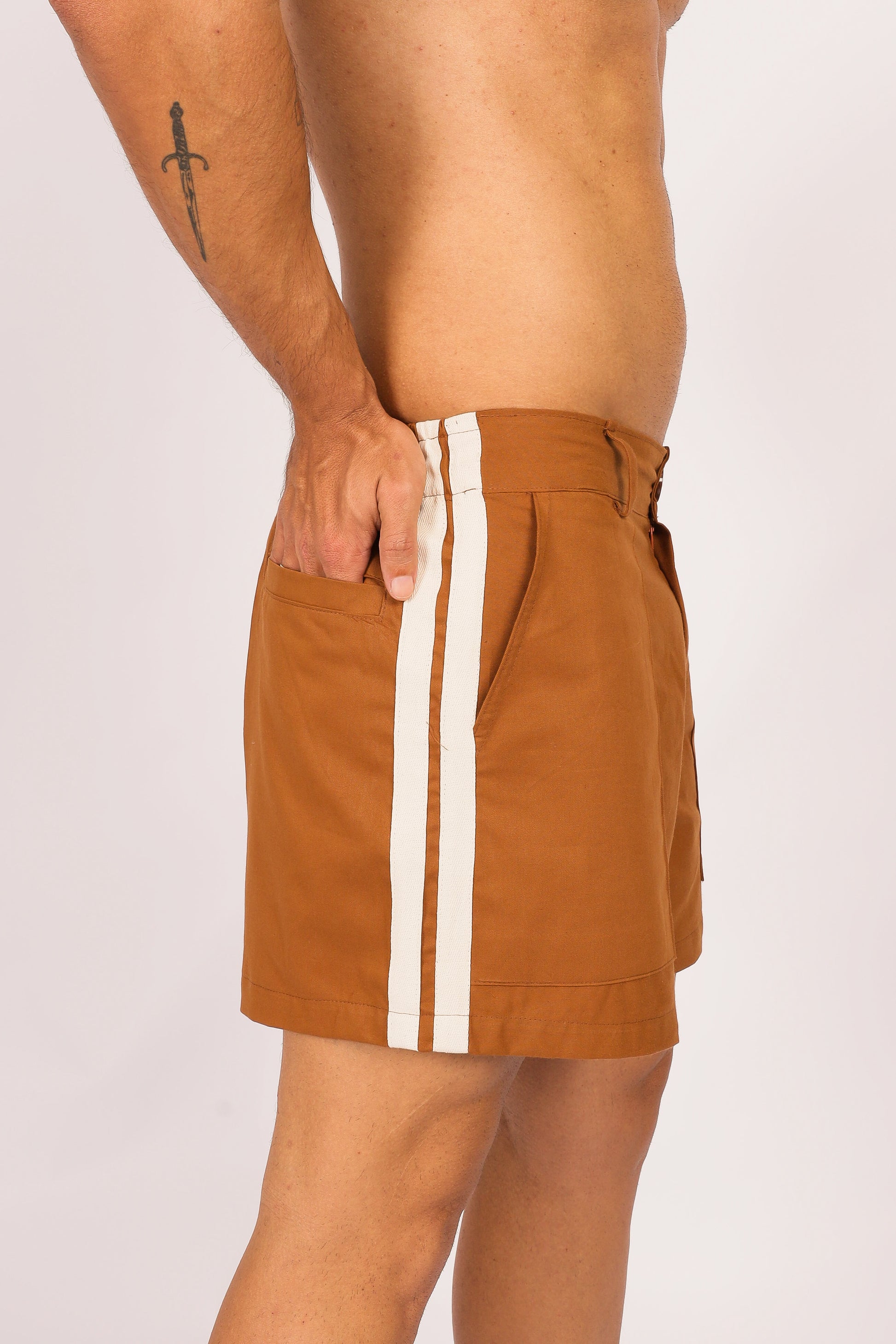 Short Alfaiataria Detalhes Marrom