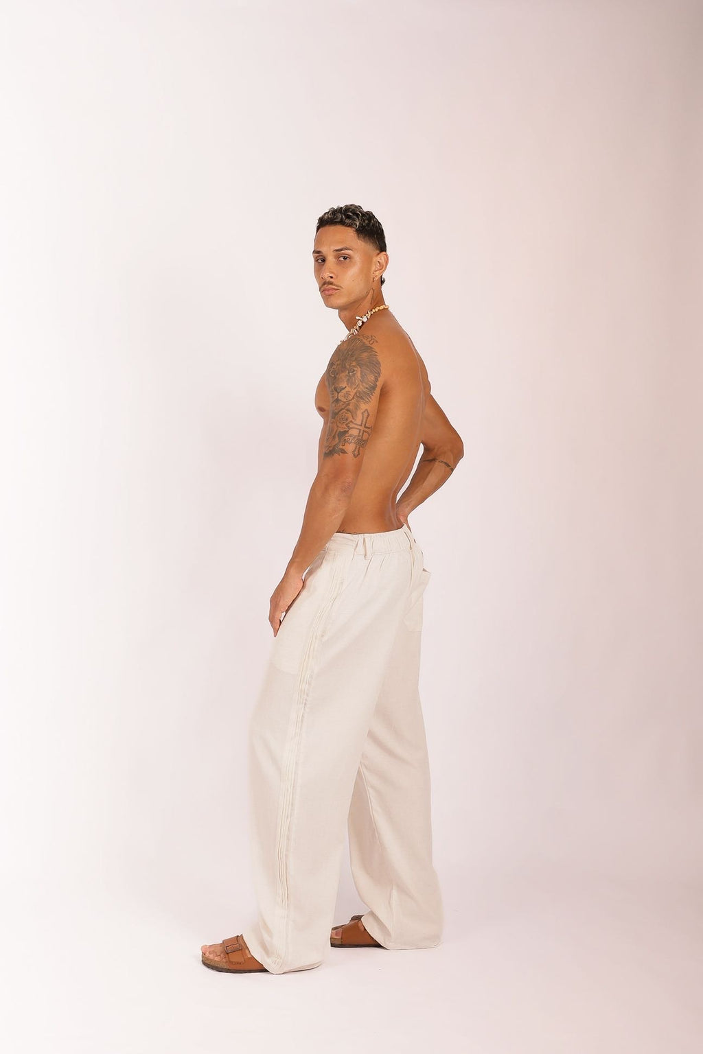 Calça Linho com Pregas Laterais Natural