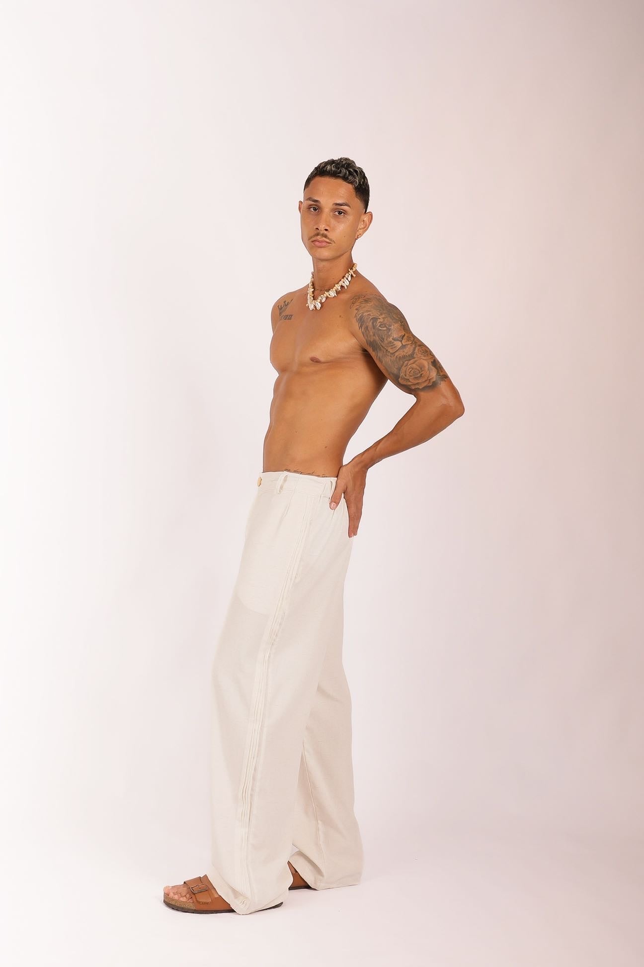Calça Linho com Pregas Laterais Natural