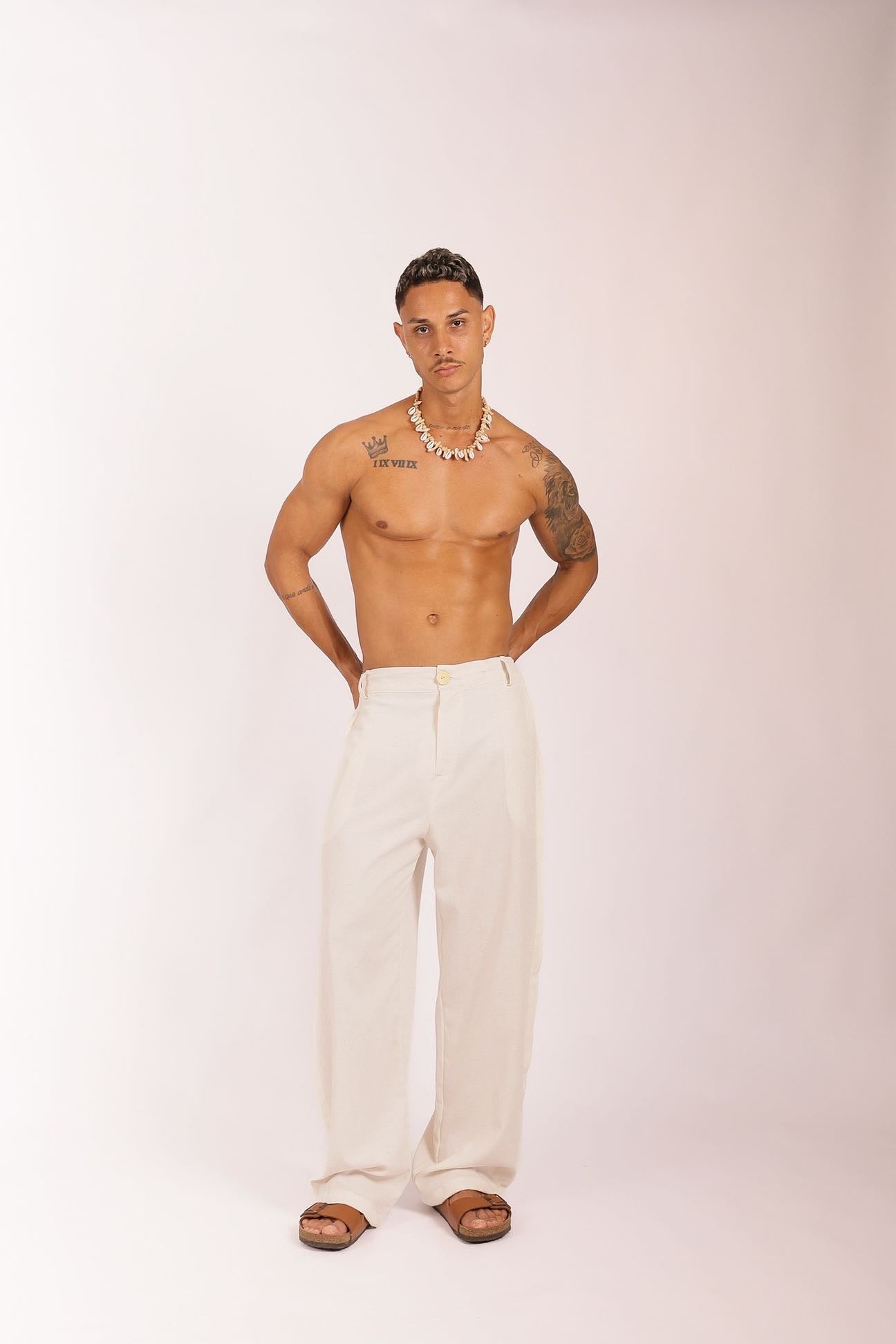 Calça Linho com Pregas Laterais Natural