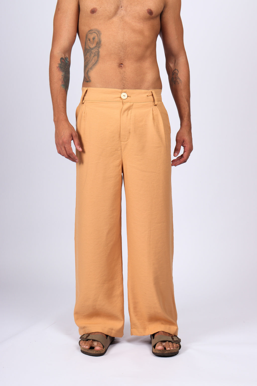 Calça Over Pregas Bege