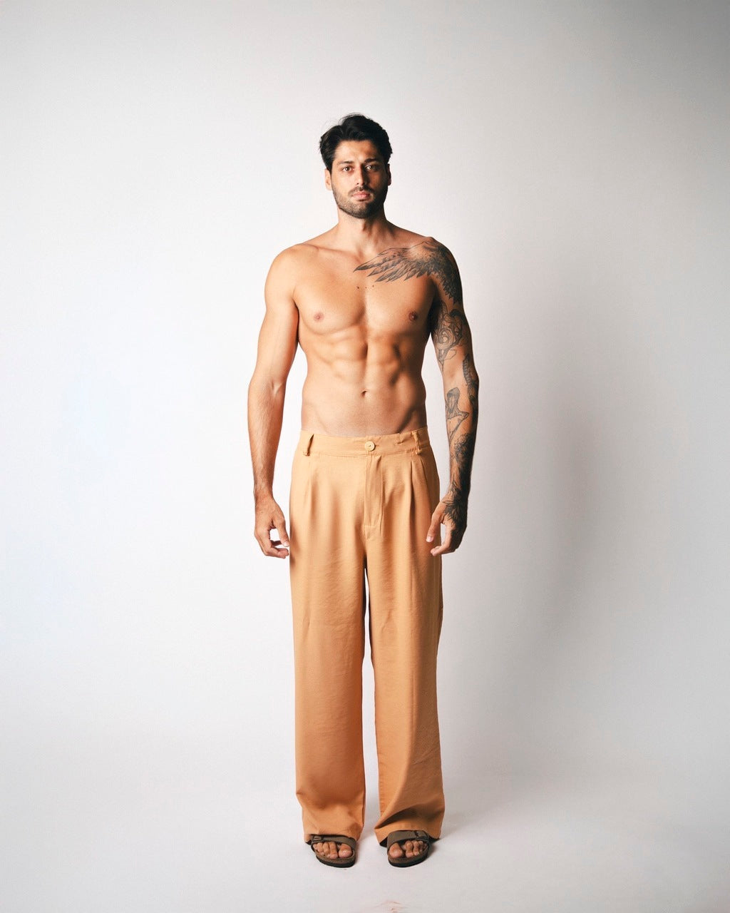 Calça Over Pregas Bege