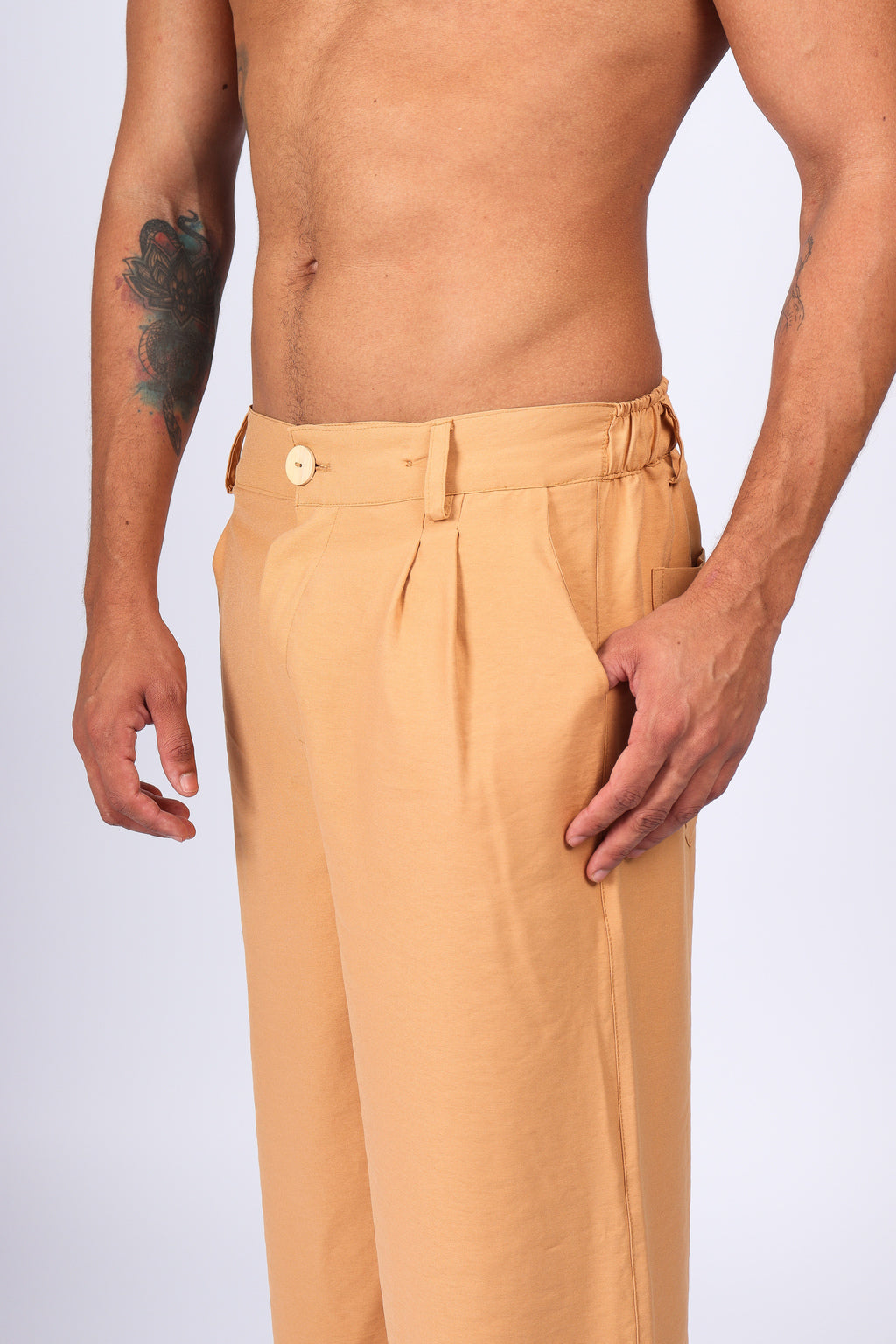 Calça Over Pregas Bege