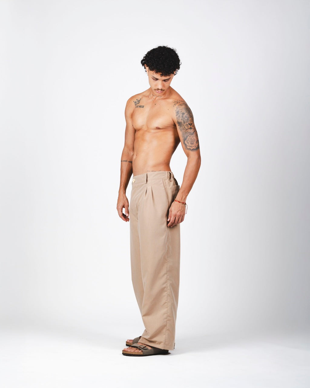 Calça Over Pregas Bege