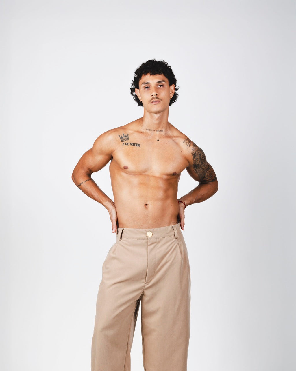 Calça Over Pregas Bege