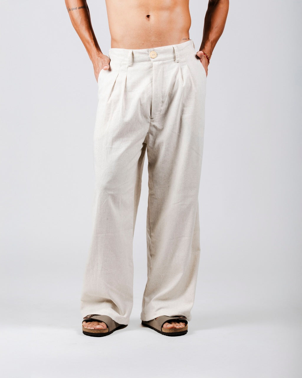 Calça Over Pregas Natural