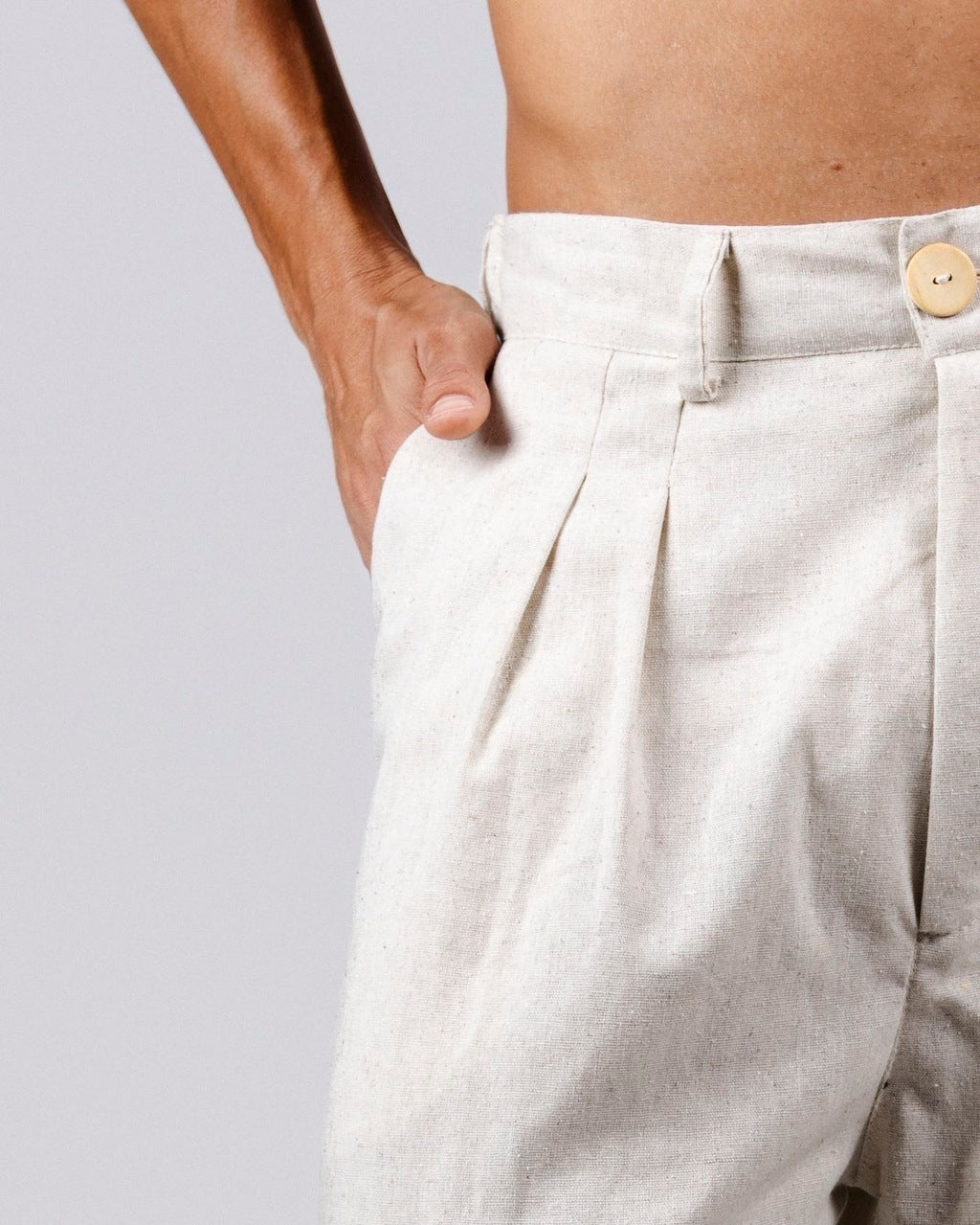 Calça Over Pregas Natural
