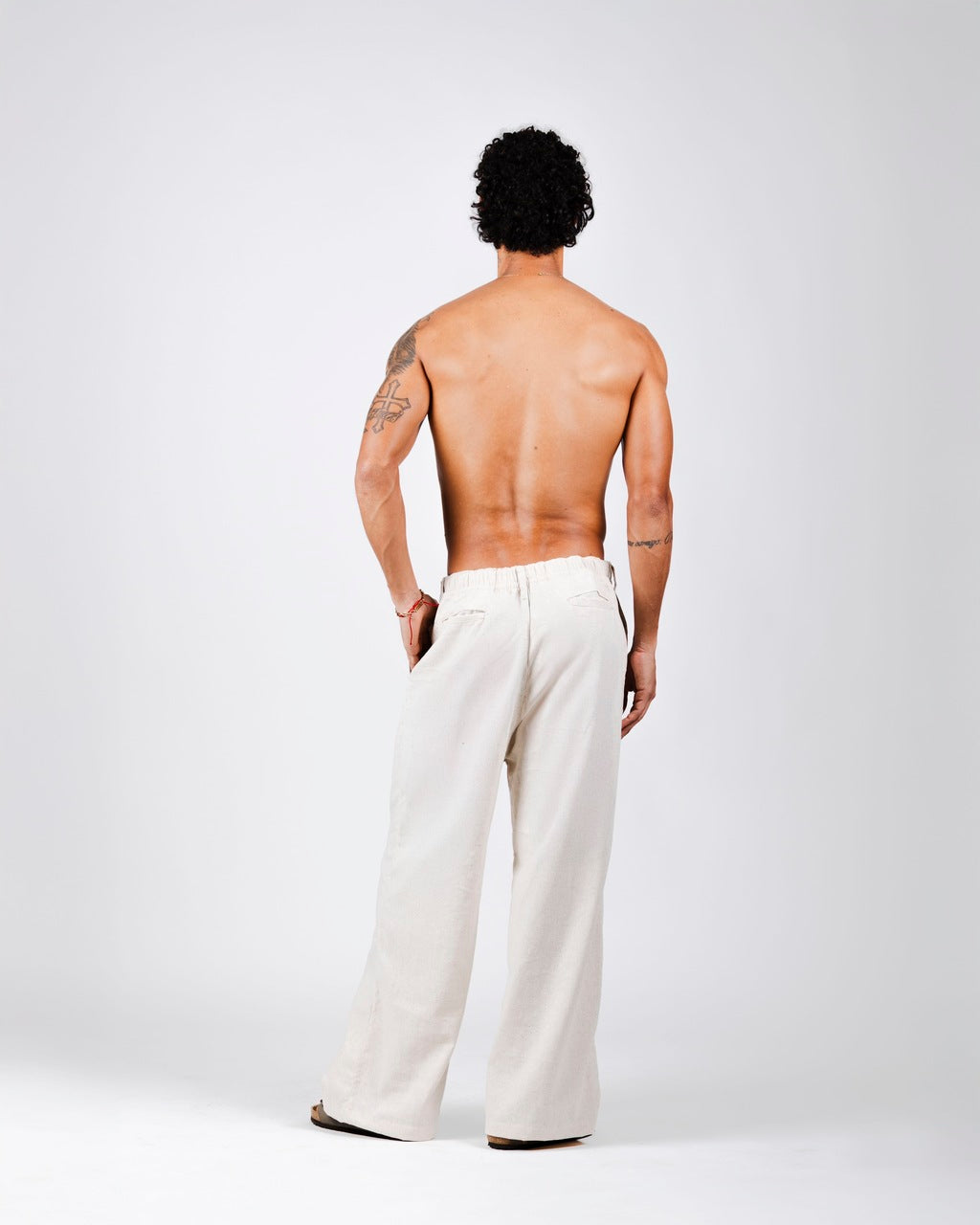 Calça Over Pregas Natural
