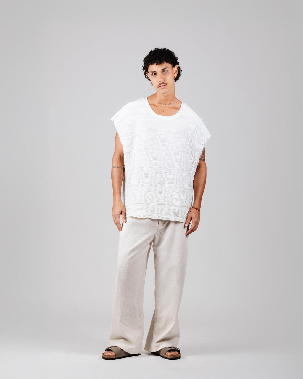 Calça Over Pregas Natural