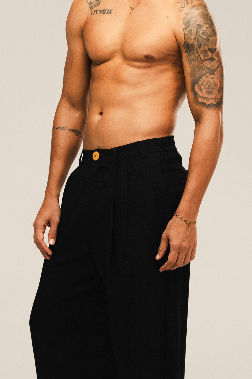 Calça Over Pregas Preta