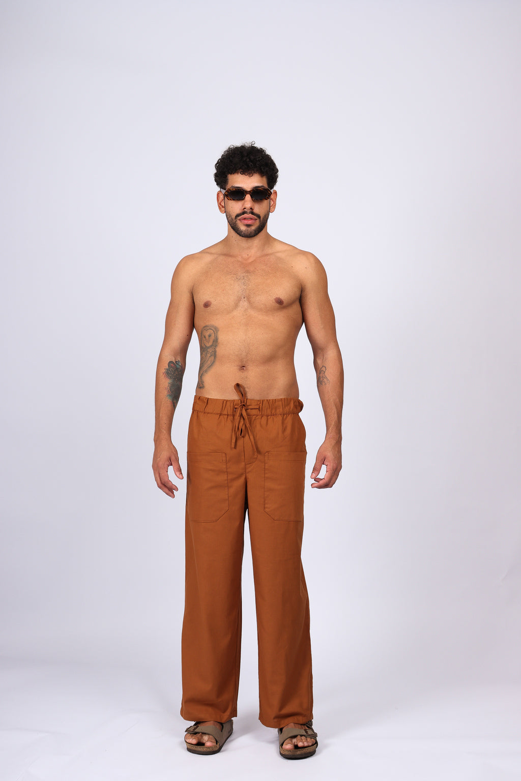 Calça Reta Bolsão Marrom
