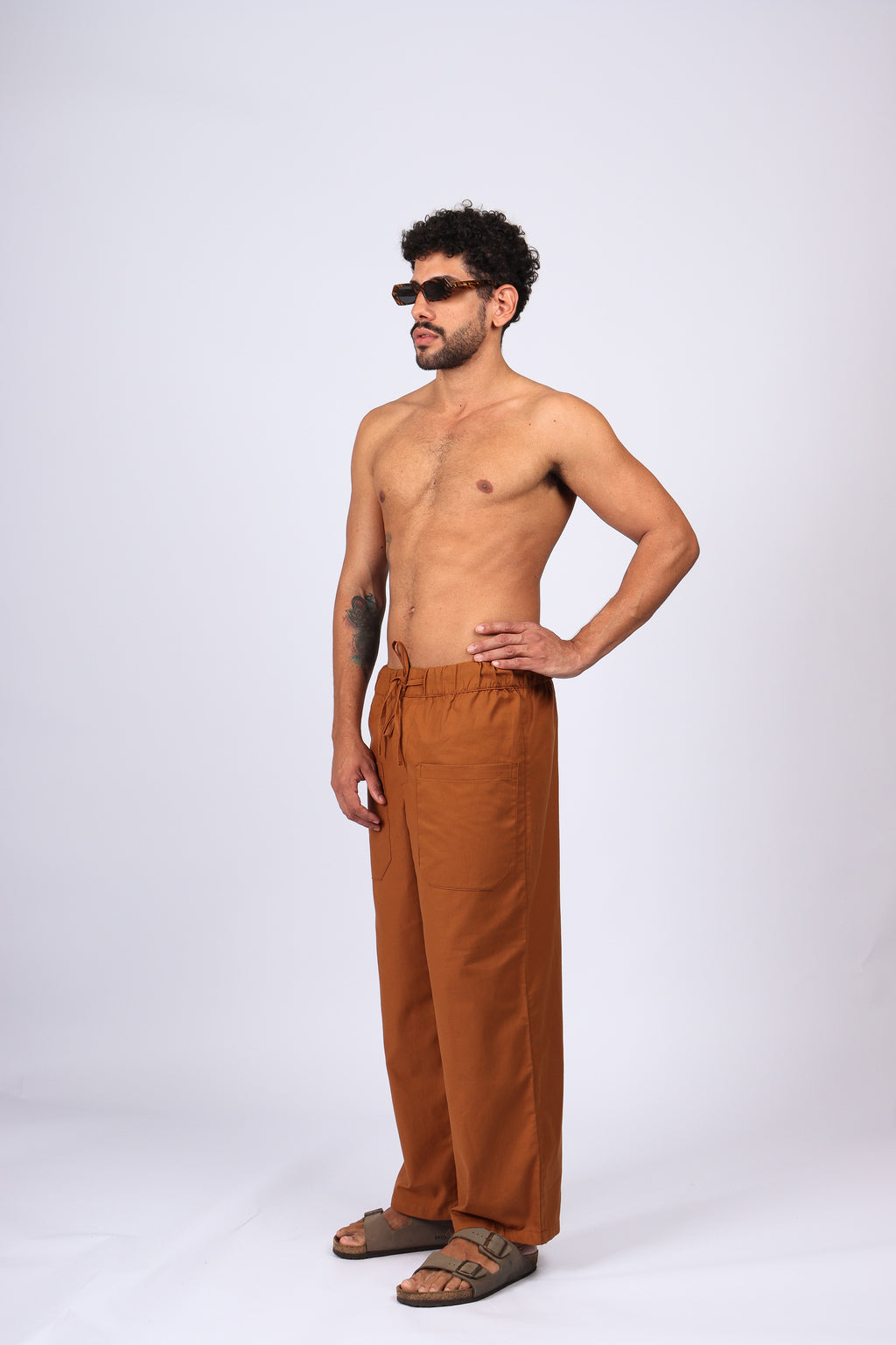 Calça Reta Bolsão Marrom