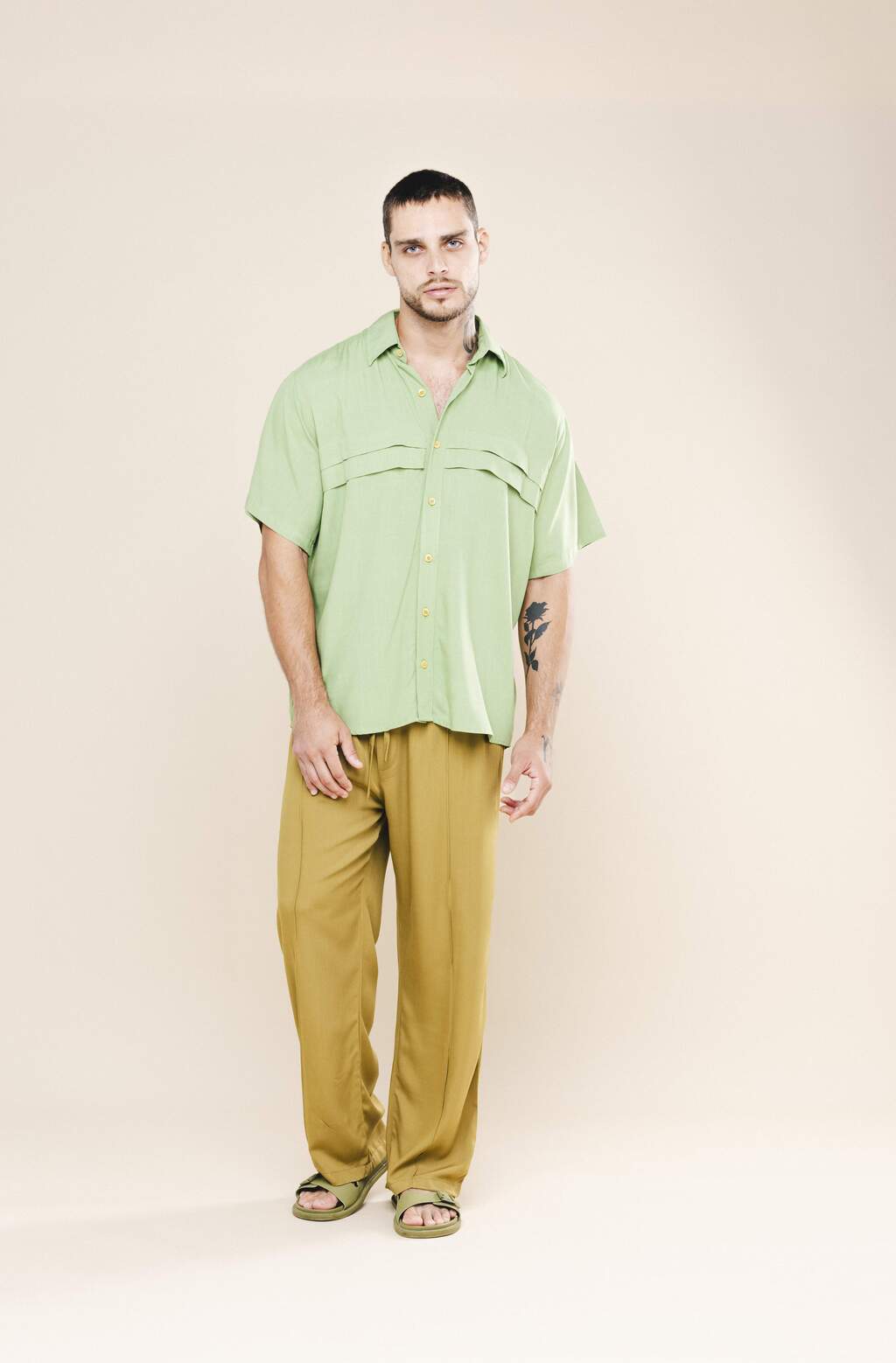 Camisa Camadas Viscose Verde Oliva
