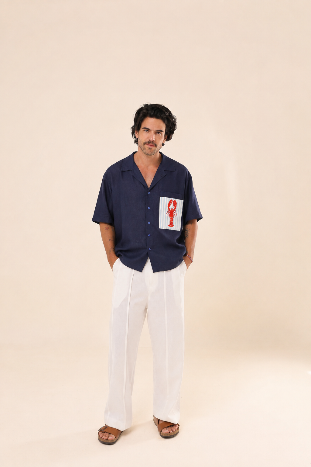Camisa Linho Lagosta Bordada NITX Azul marinho vista frontal