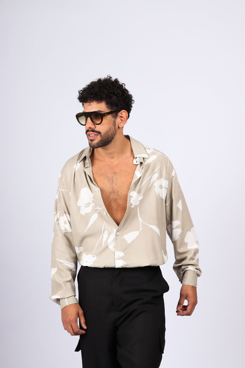 Camisa Manga Longa Flores Cinza