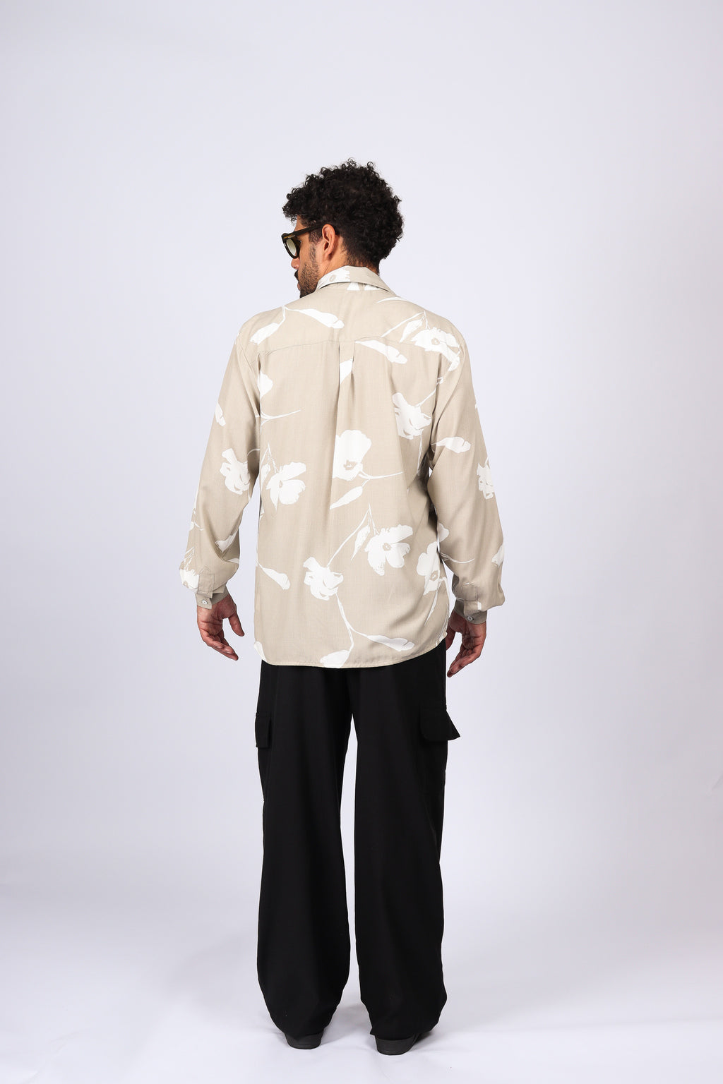 Camisa Manga Longa Flores Cinza