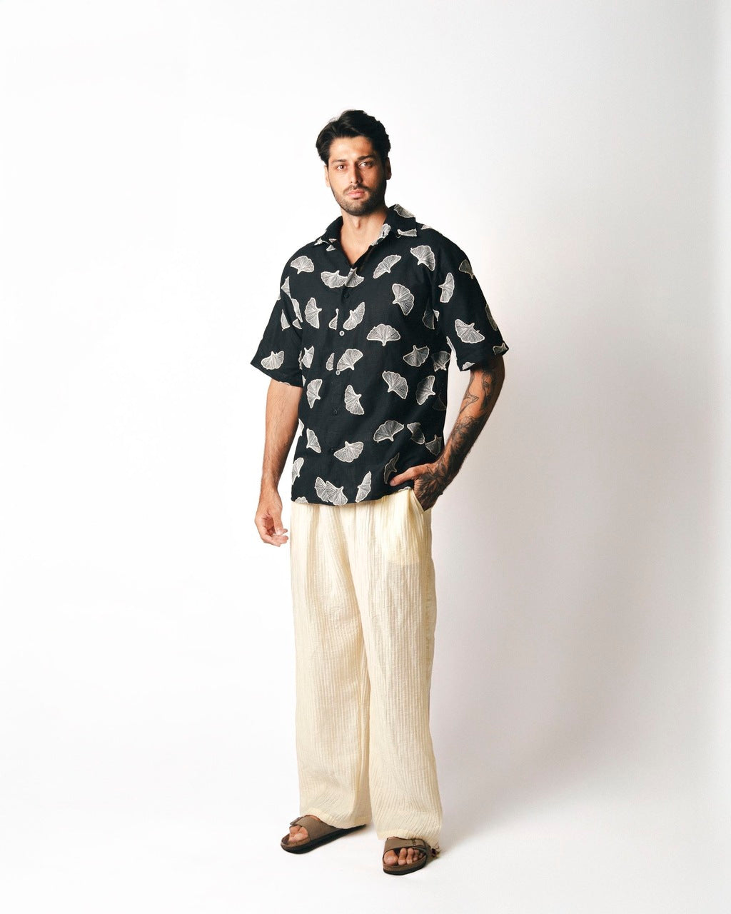 Camisa Over Bordada Preta