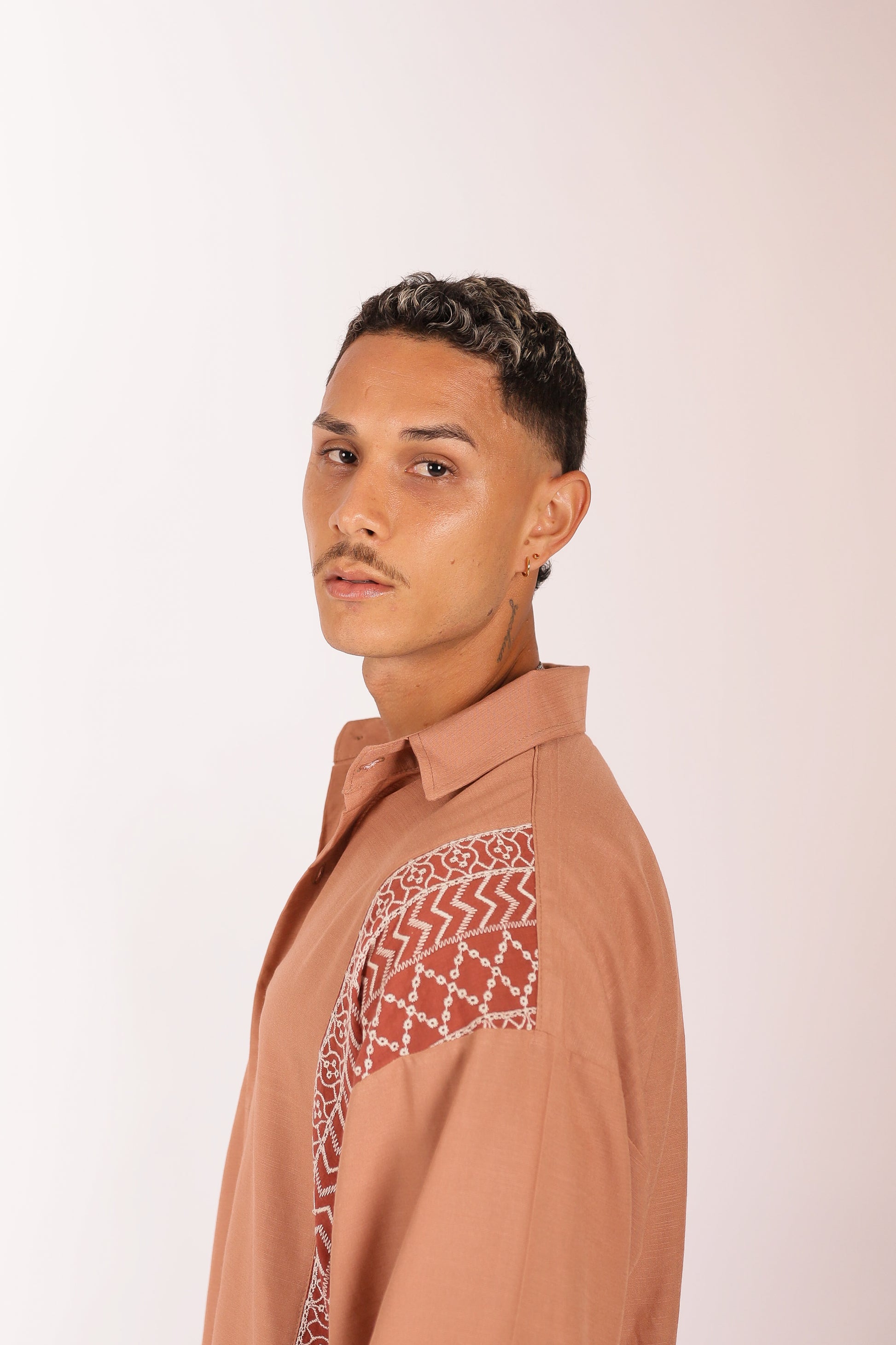 Camisa Oversize Bordado Terracota