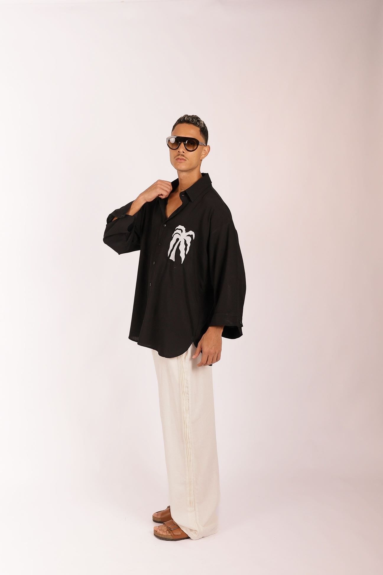 Camisa Oversized Coqueiro Bordado Preta