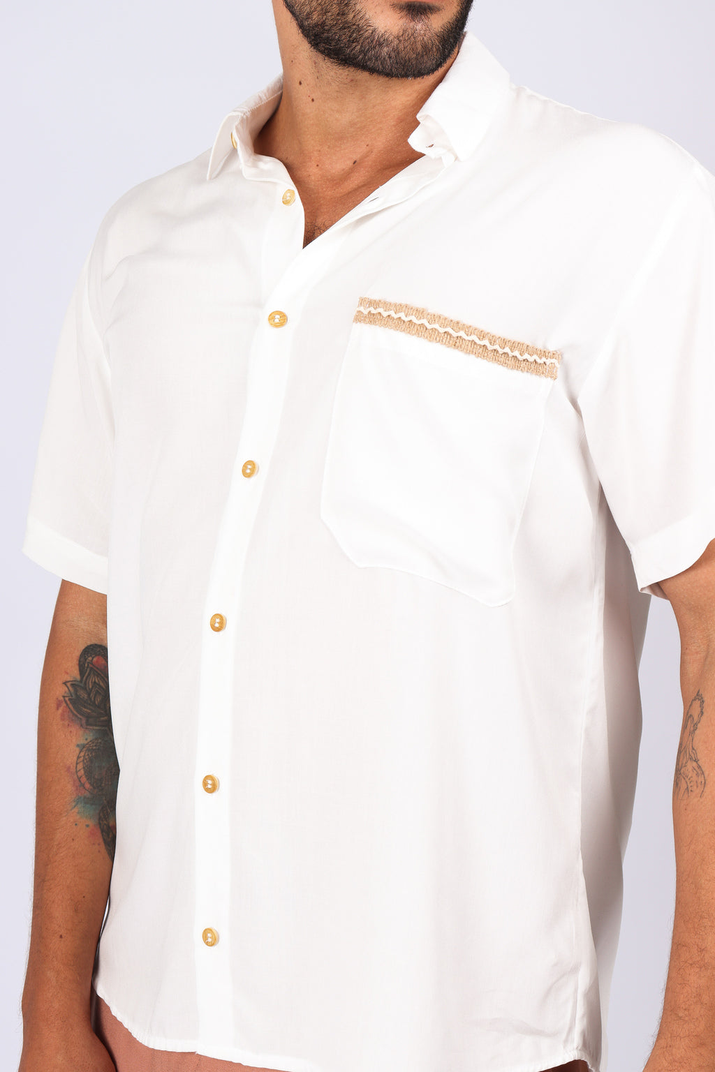 Camisa Viscose Bolso Detalhes Off White