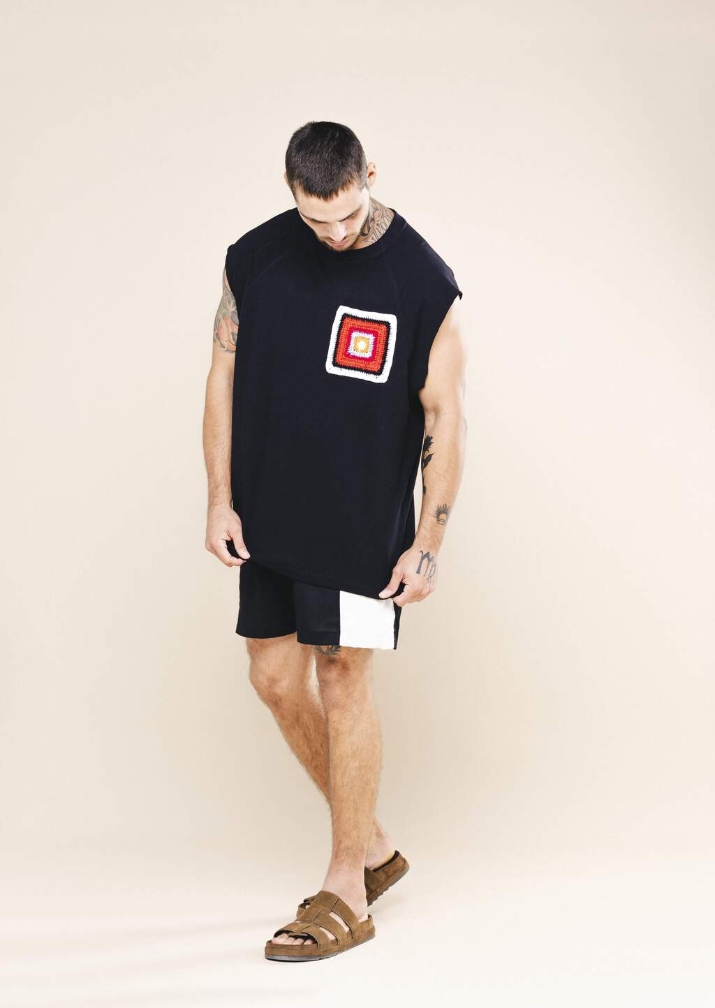 SHORT LINHO RECORTE PRETO