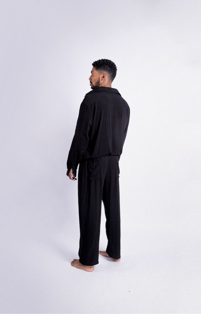 MACACÃO PRETO MANGA LONGA