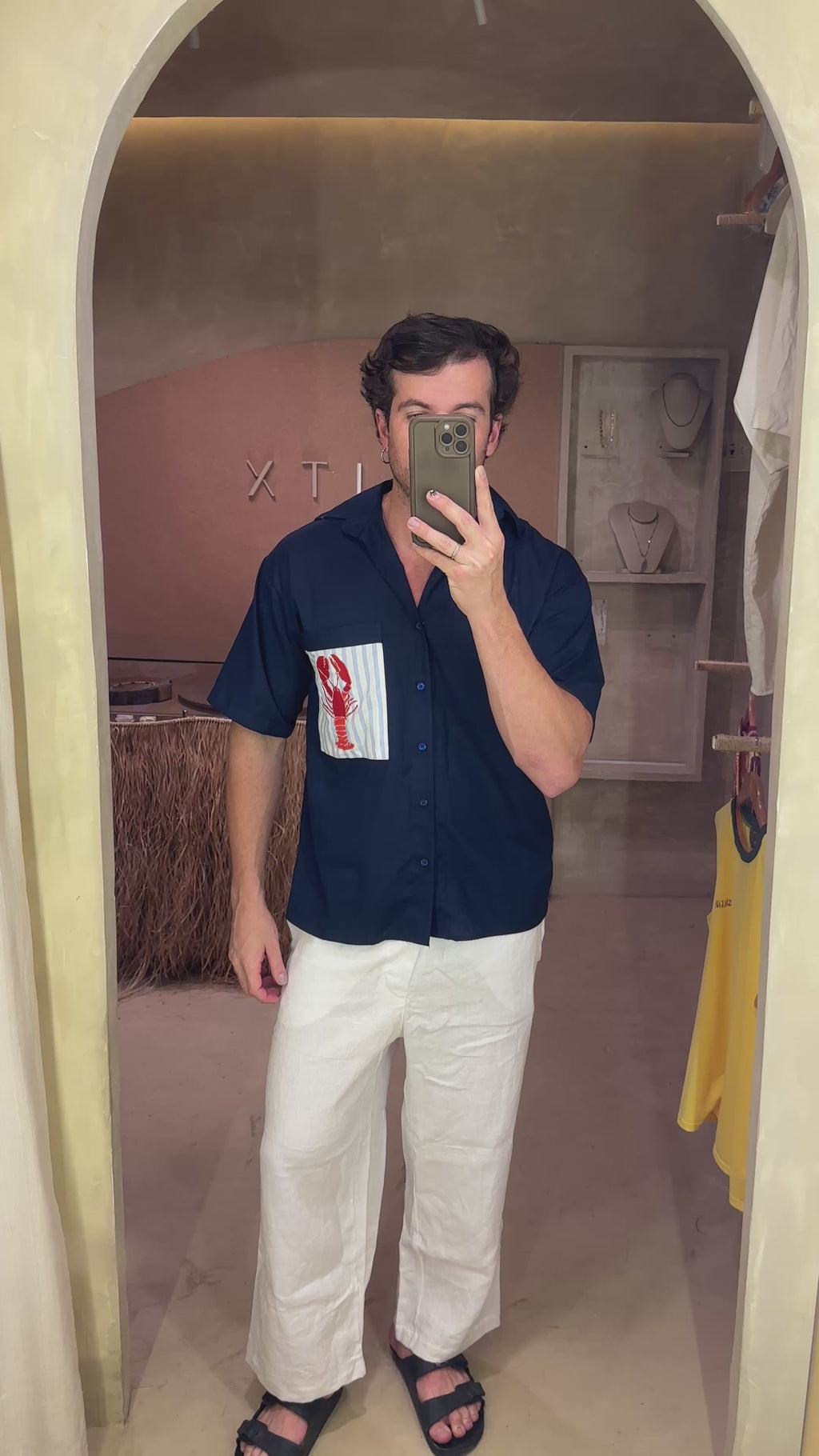 Camisa Linho Lagosta Bordada