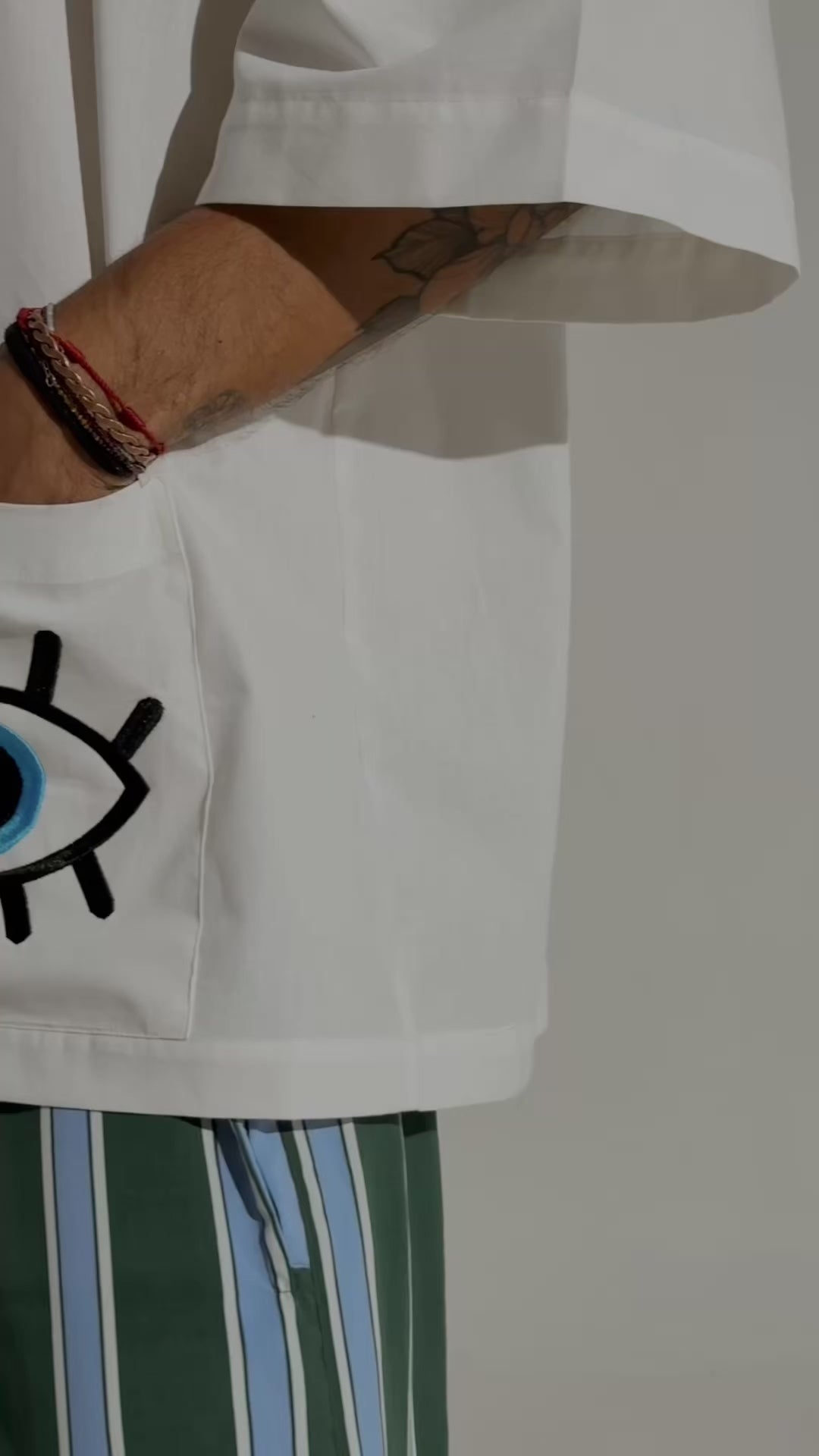 Camisa Ampla Olhar Sagrado Off White