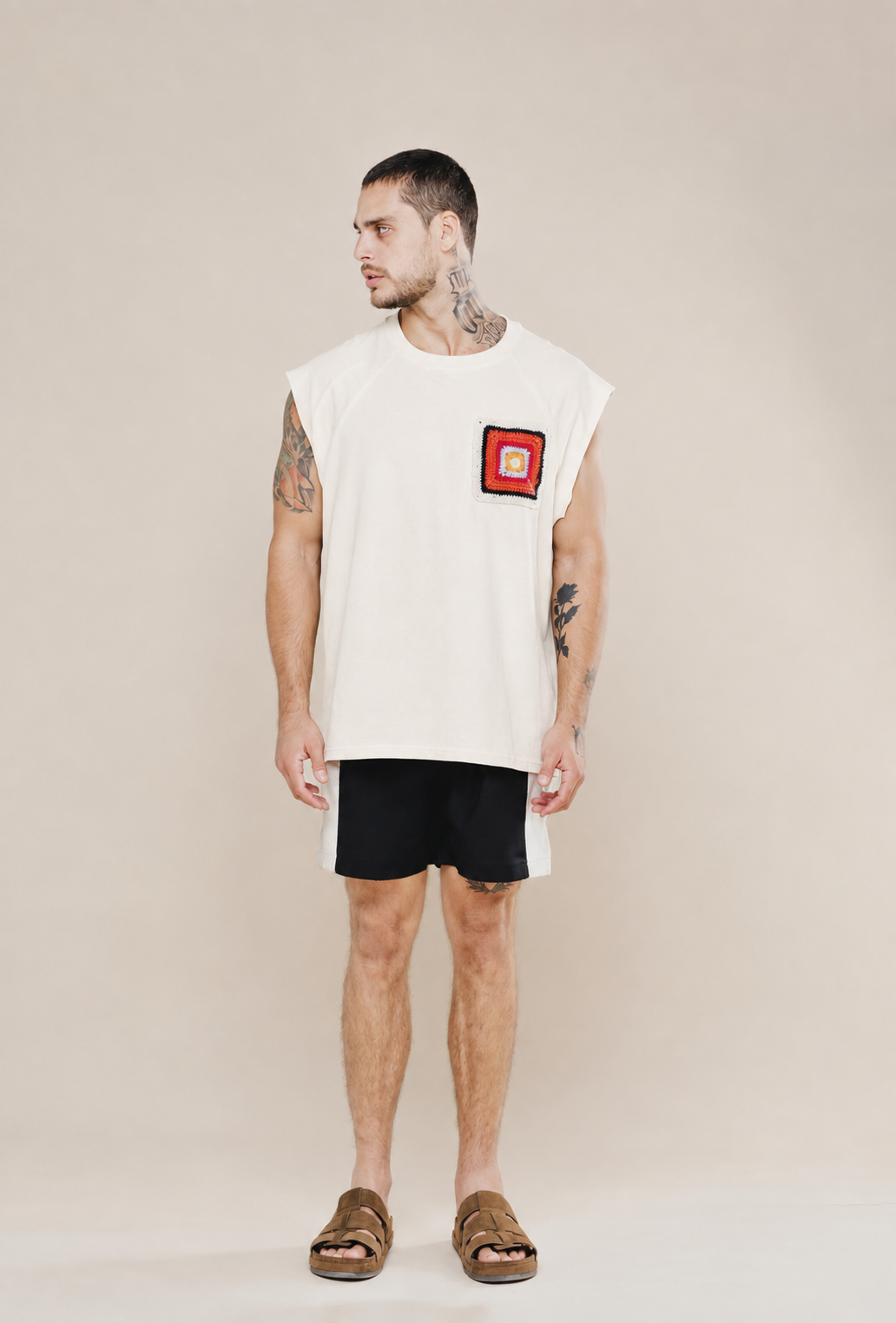 Regata Over Algodao Bolso Croche NITX Off White vista frontal em angulo