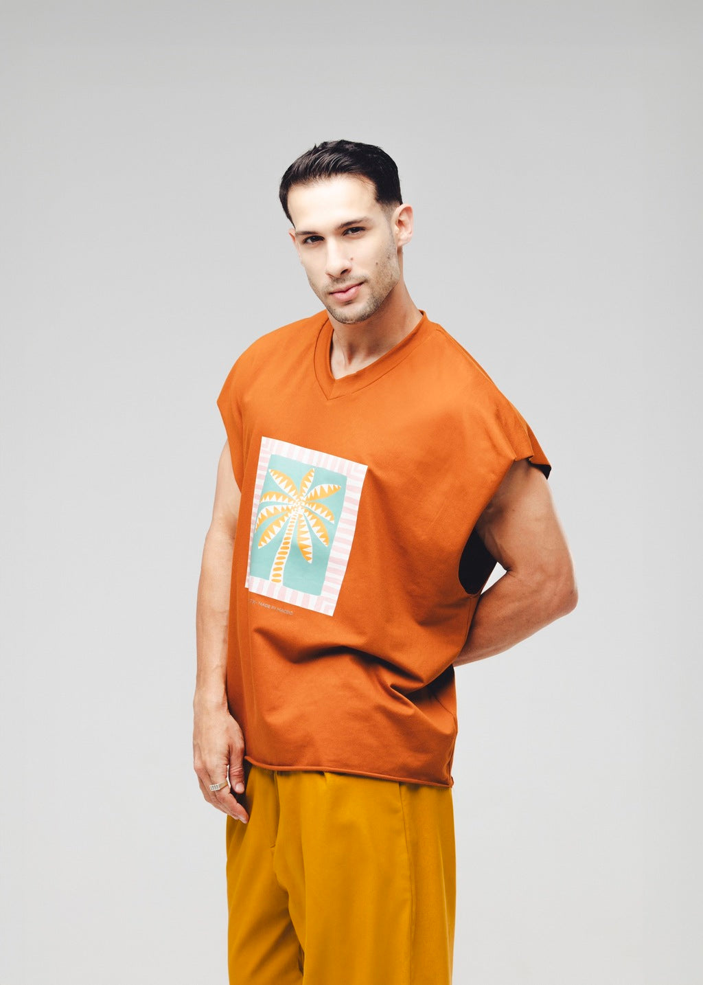 Regata Oversized Coqueiro Marrom