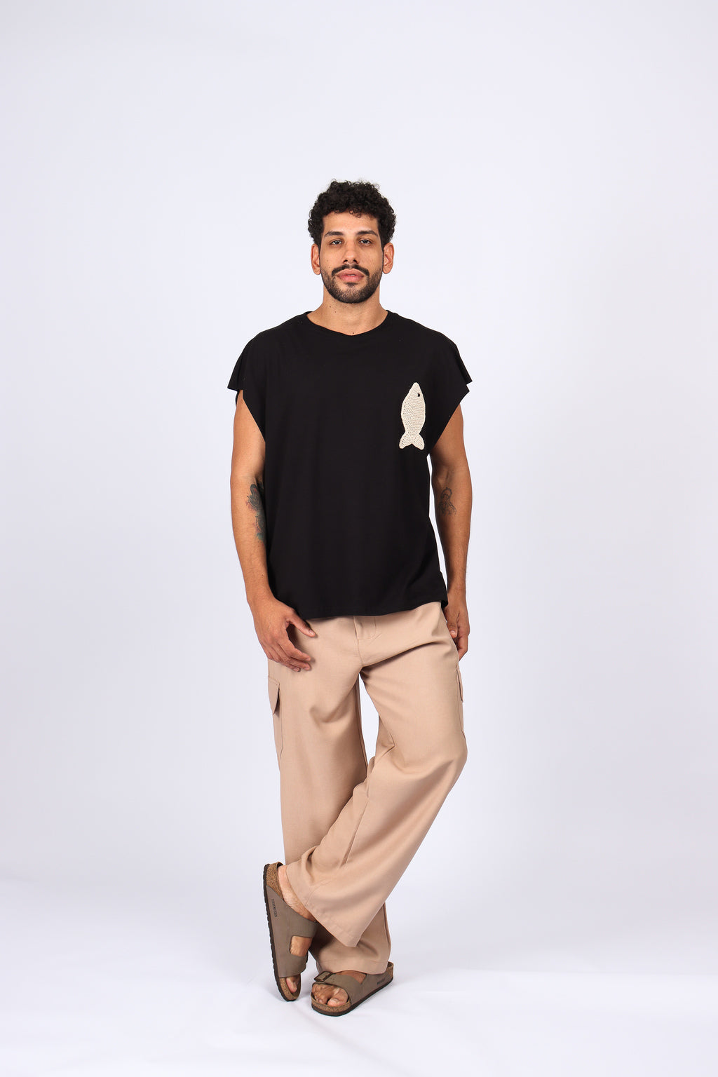 Regata Oversized Peixe Crochê Preta