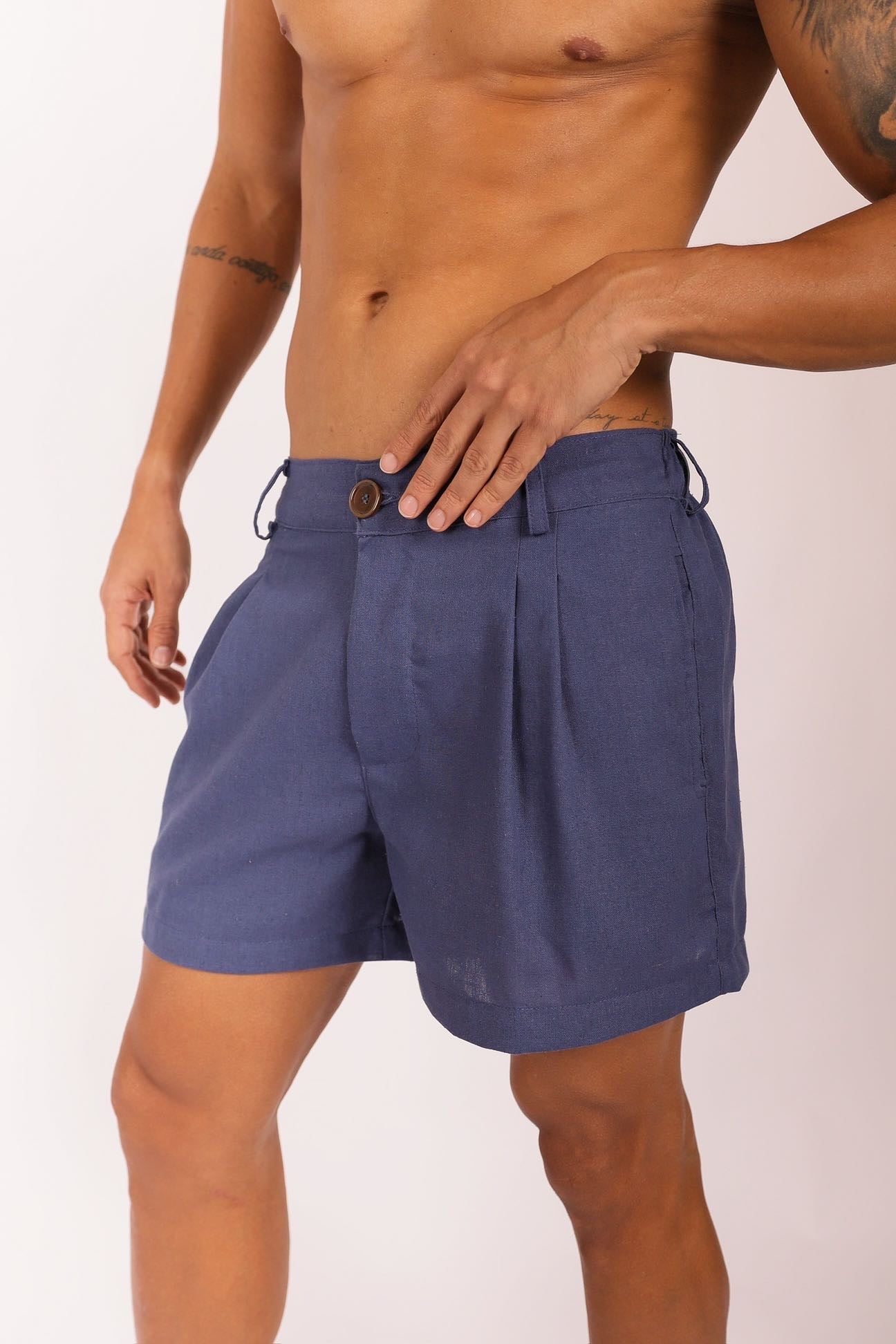 Short Linho Pregas Azul