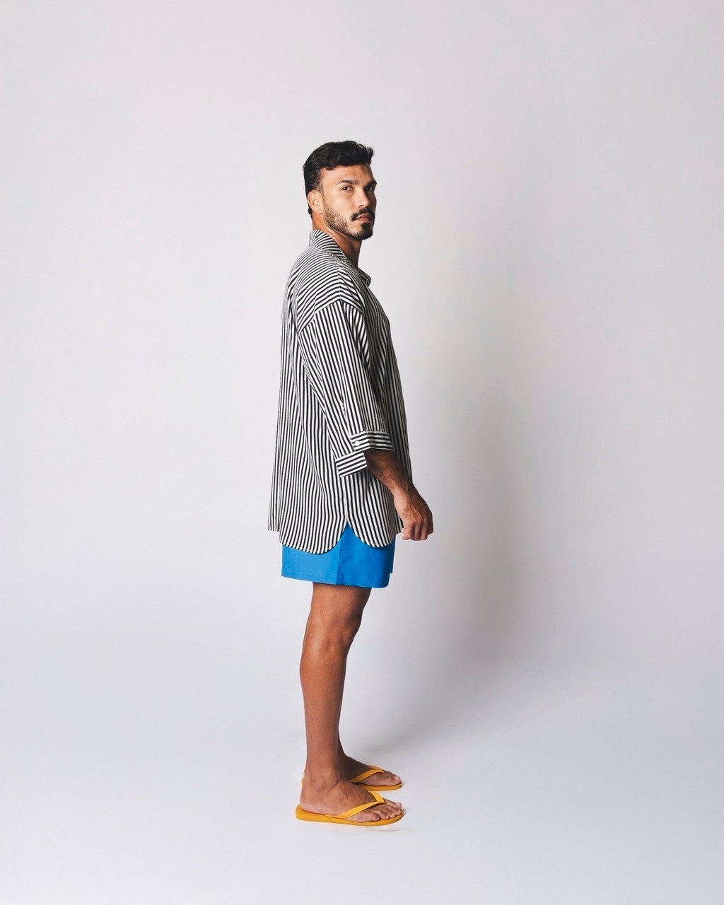 Short Linho Pregas Azul