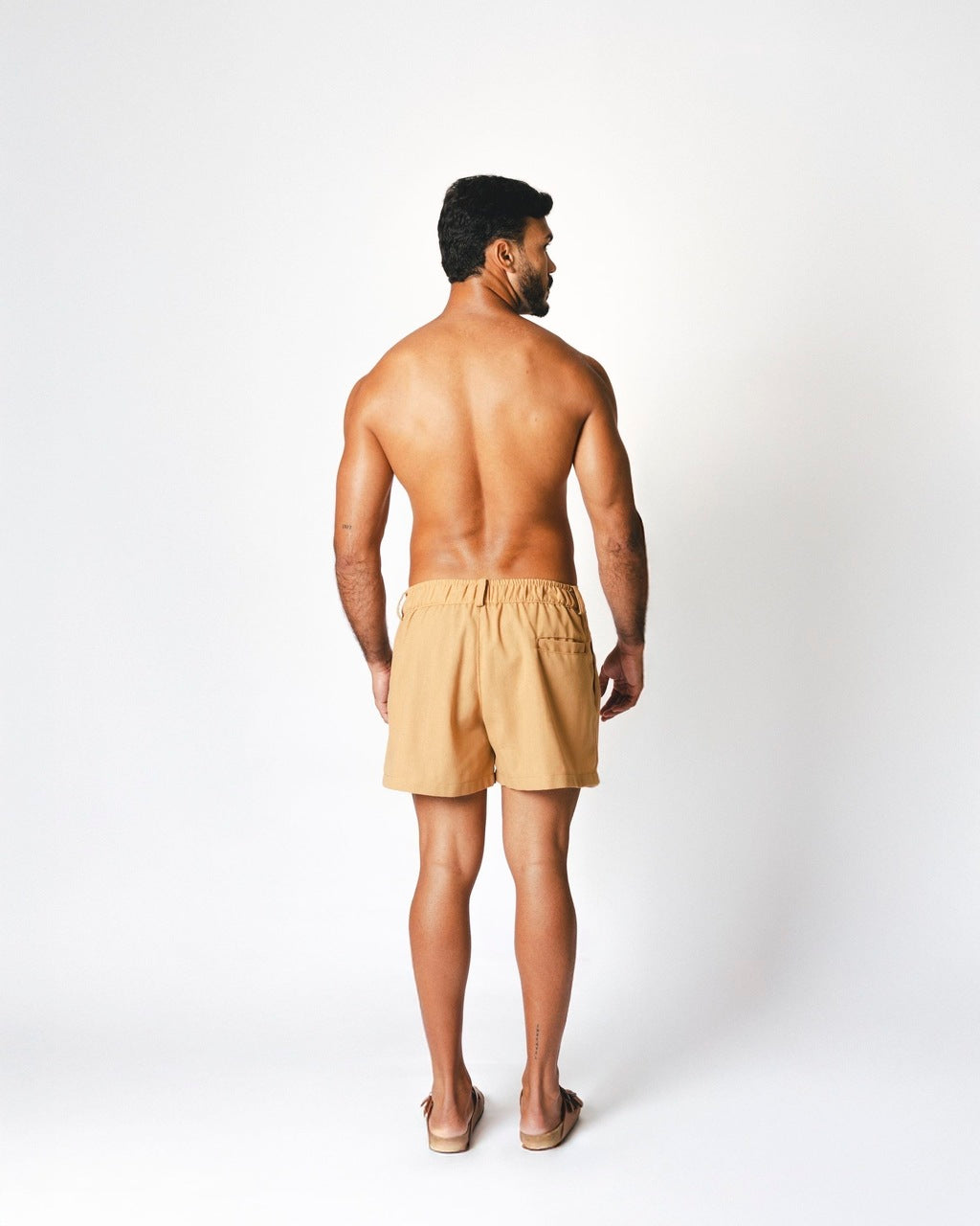 Short Linho Pregas Bege