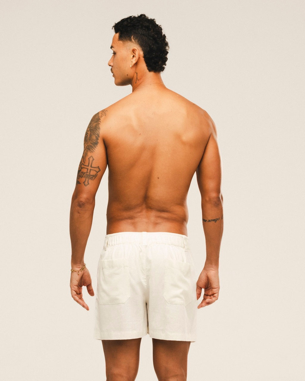 Short Linho Pregas Branco