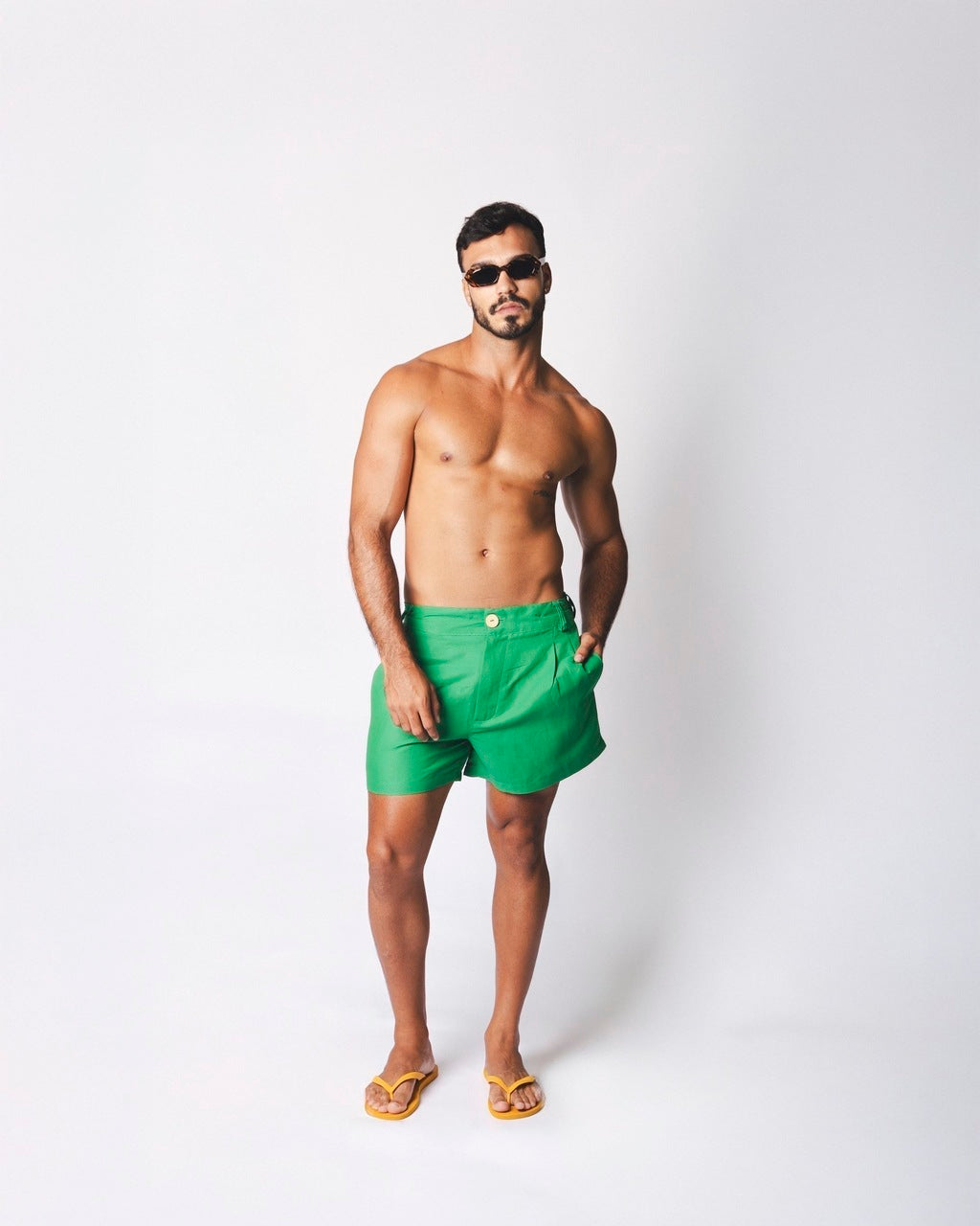 Short Linho Pregas Verde