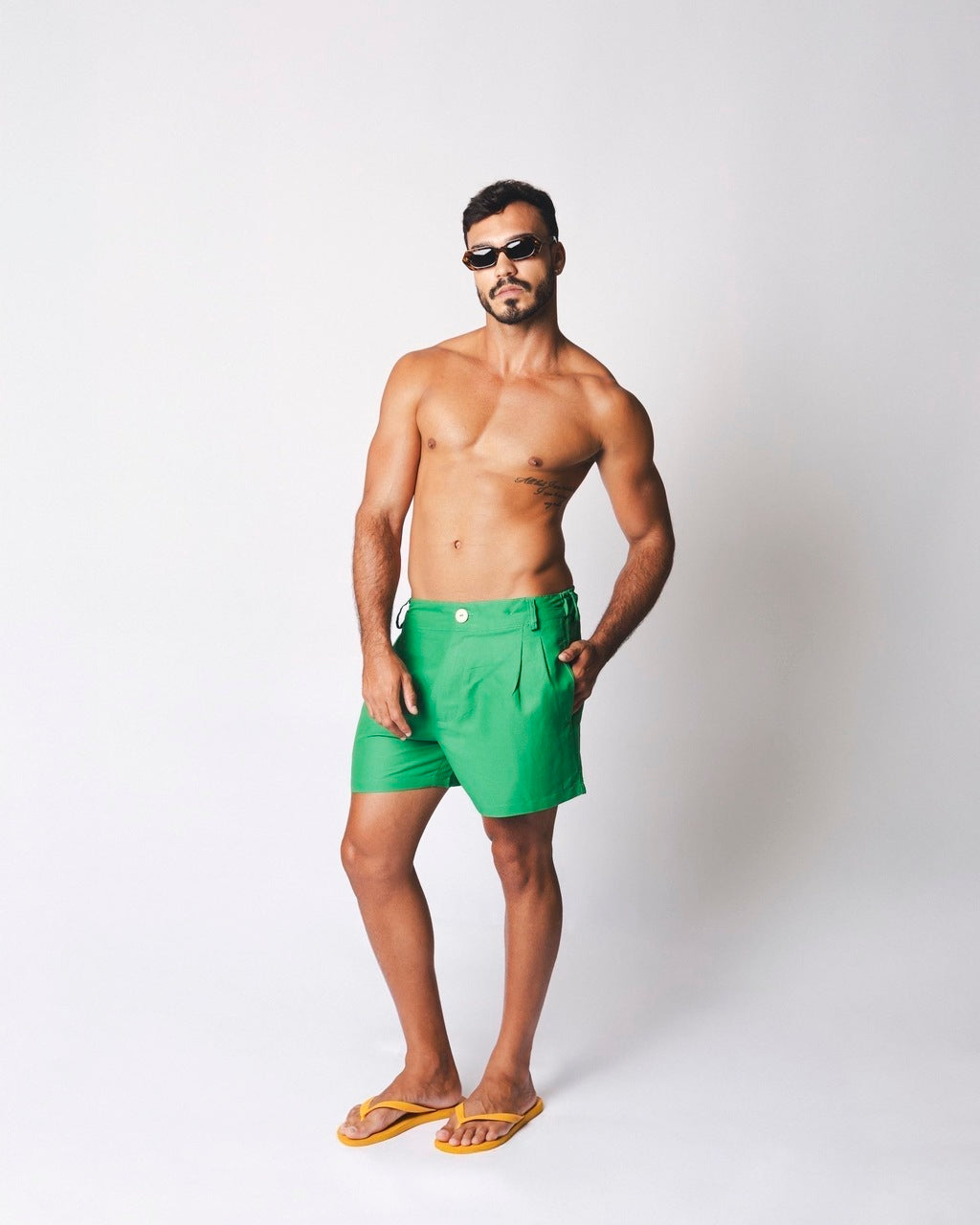 Short Linho Pregas Verde
