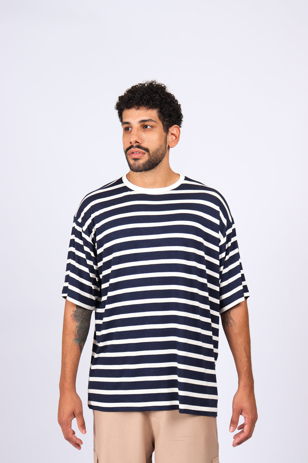 T-Shirt Over Listras Azul Marinho