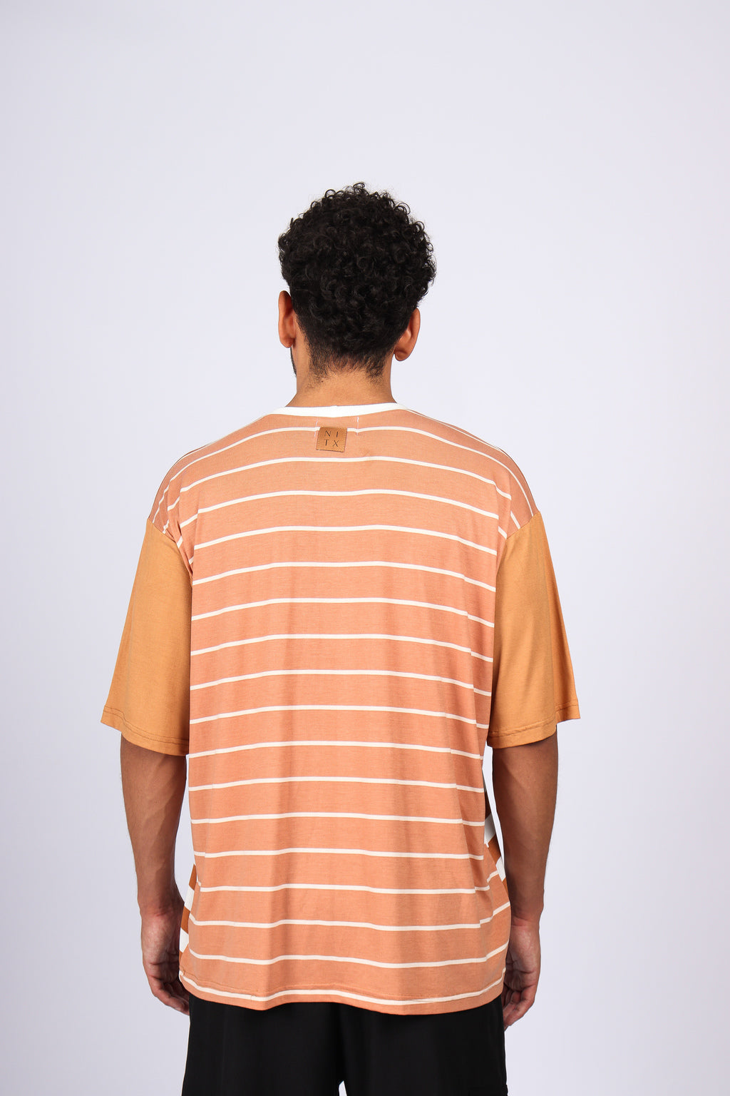 T-Shirt Over Listras Marrom