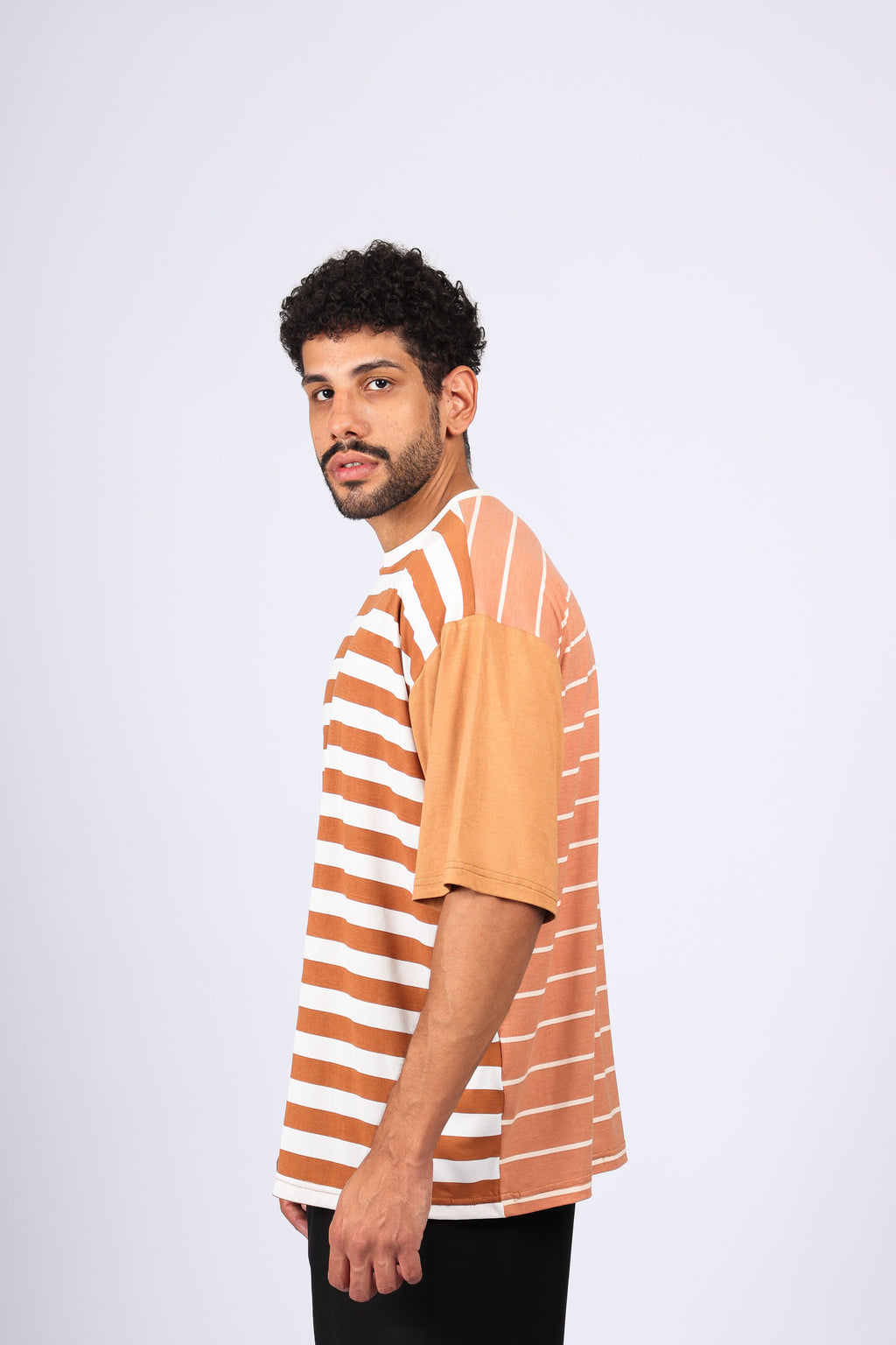 T-Shirt Over Listras Marrom