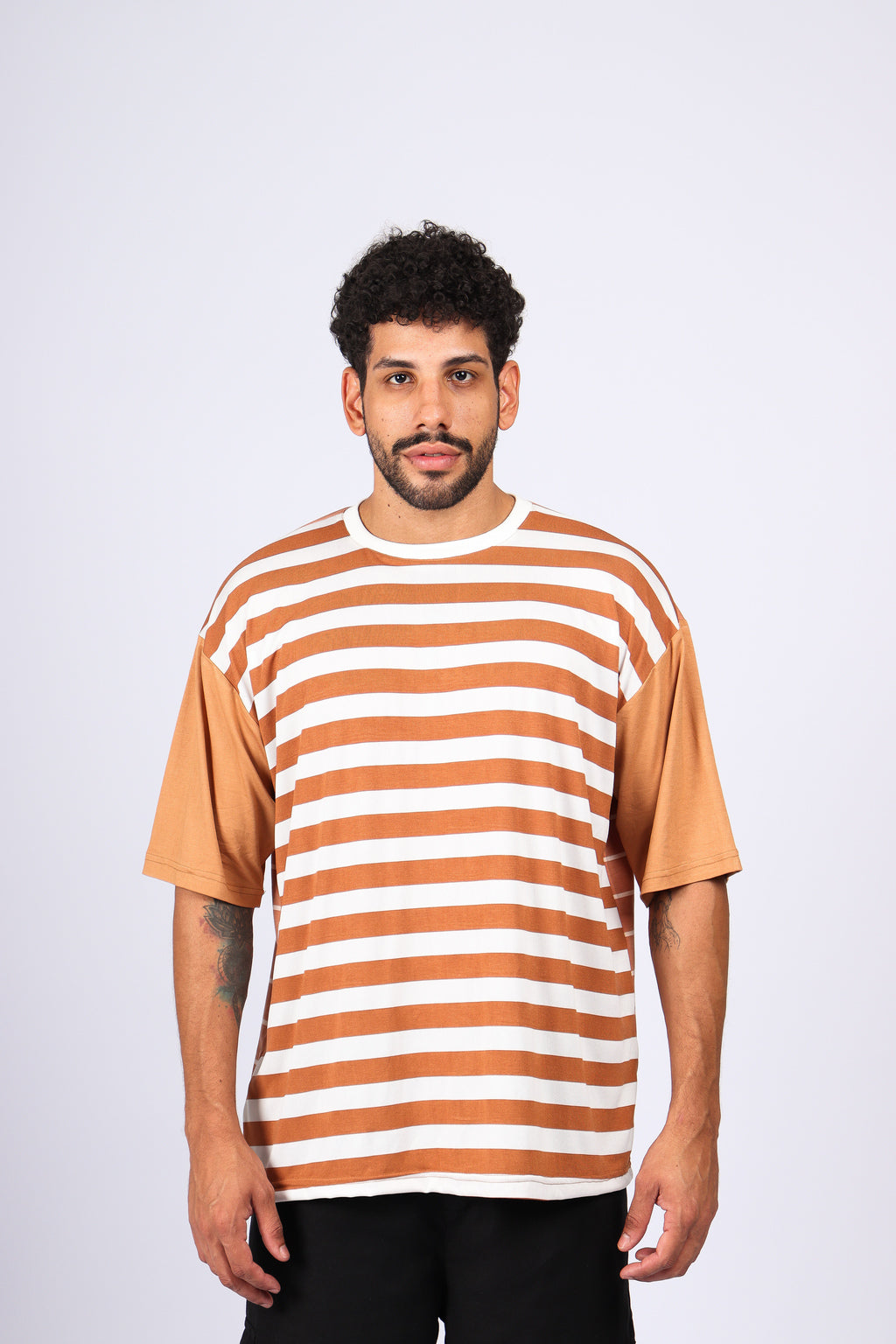 T-Shirt Over Listras Marrom