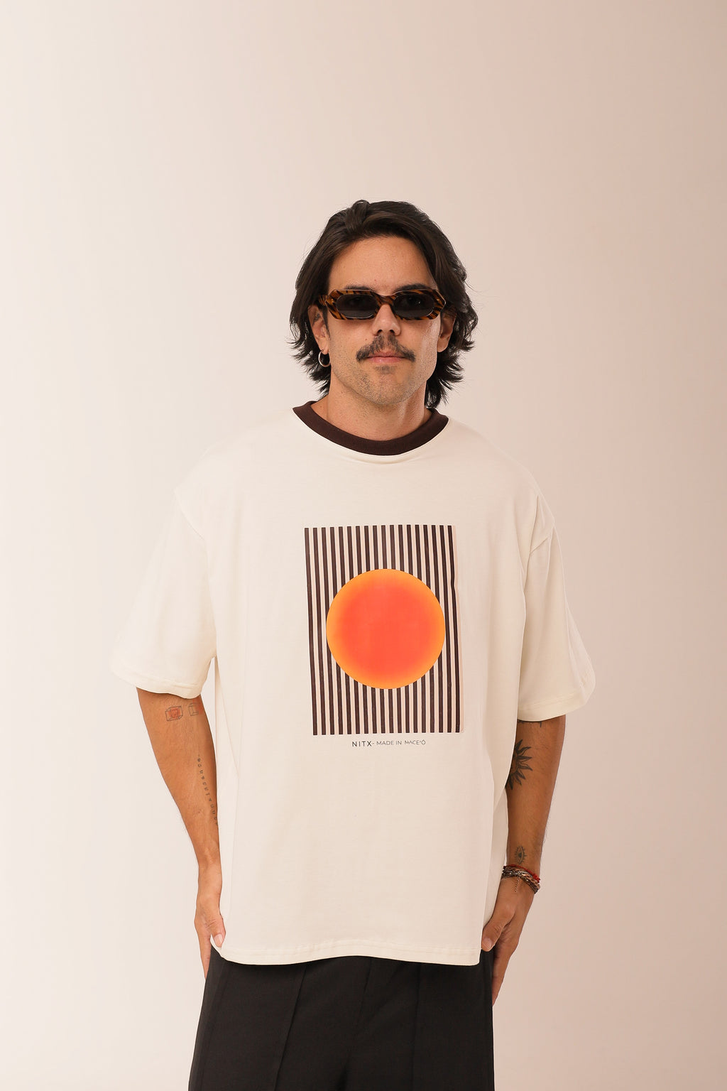 T Shirt Over Sol Sagrado NITX Off White vista frontal