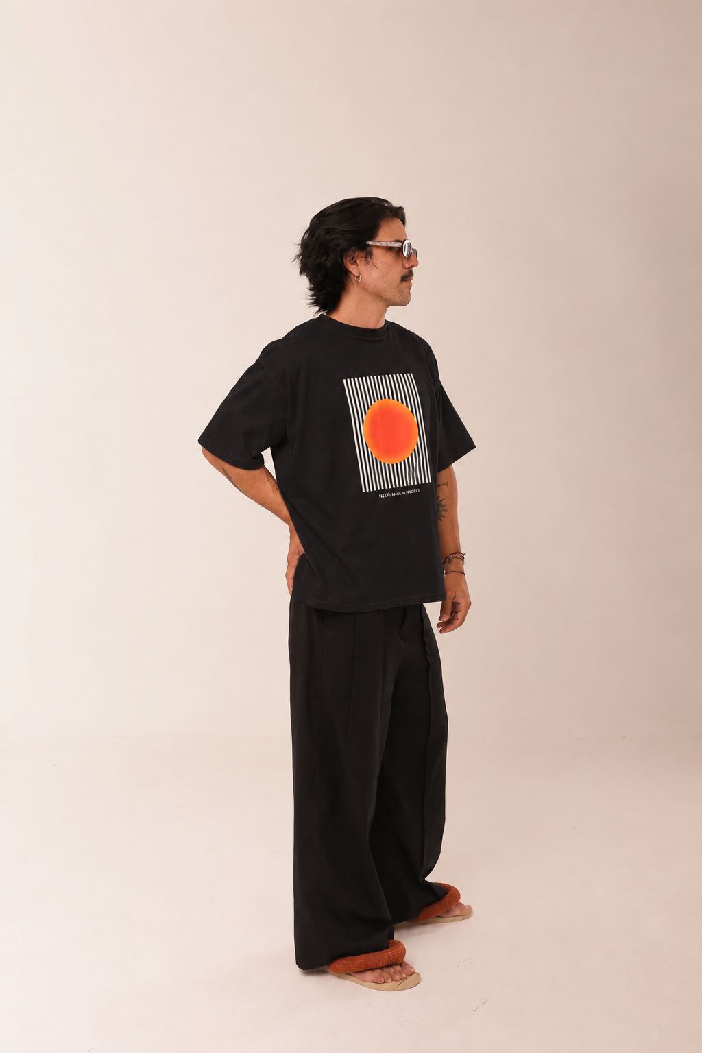 T Shirt Over Sol Sagrado NITX Preto vista lateral